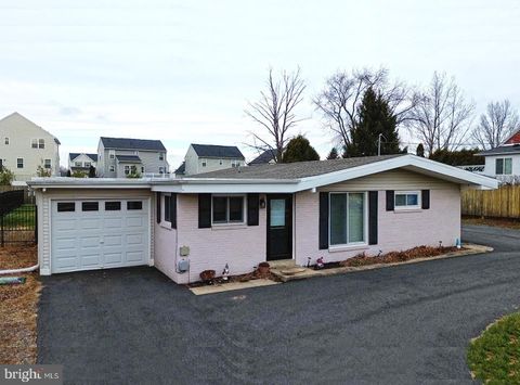 2403 N CHARLOTTE STREET POTTSTOWN PA 19464