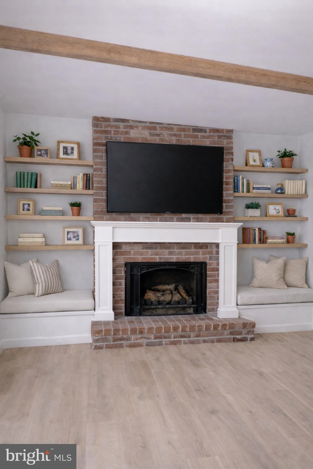 CENTENNIAL HILLS - Residential