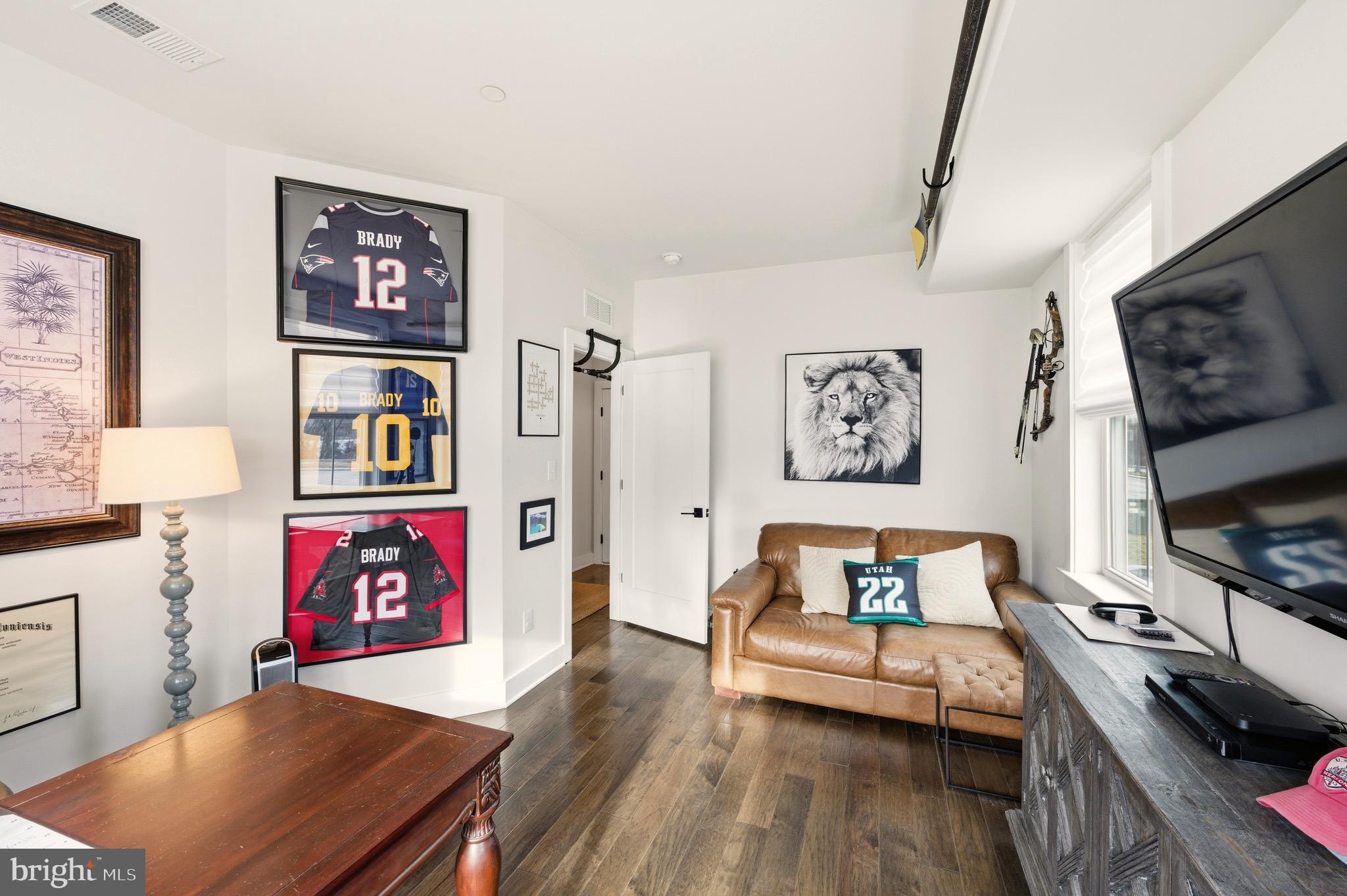 STEELPOINTE - Residential