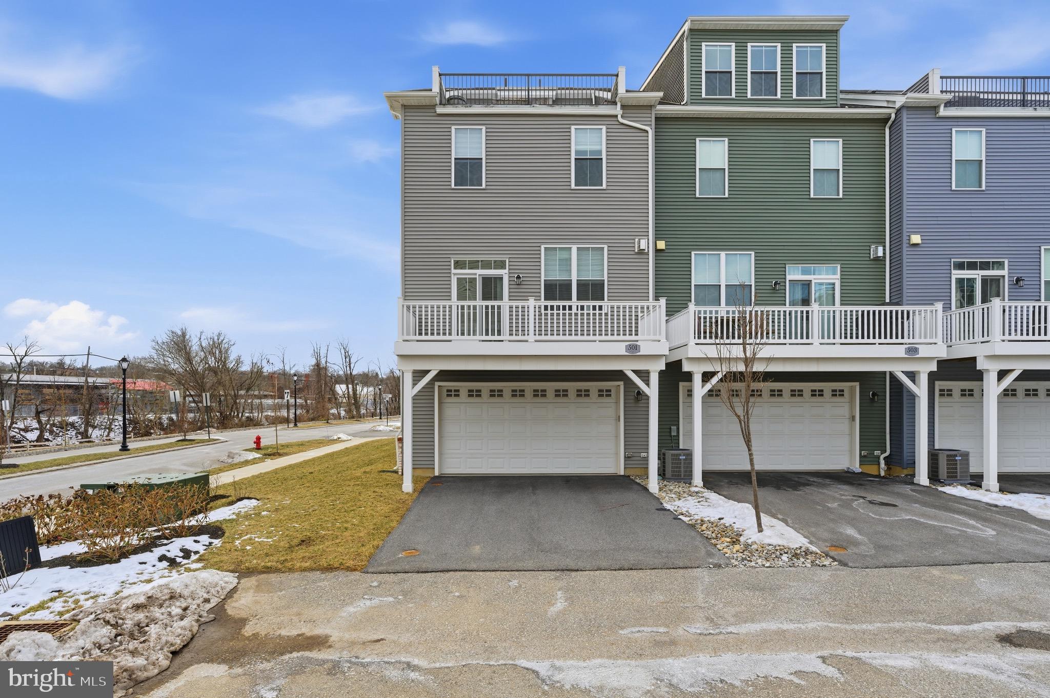 STEELPOINTE - Residential