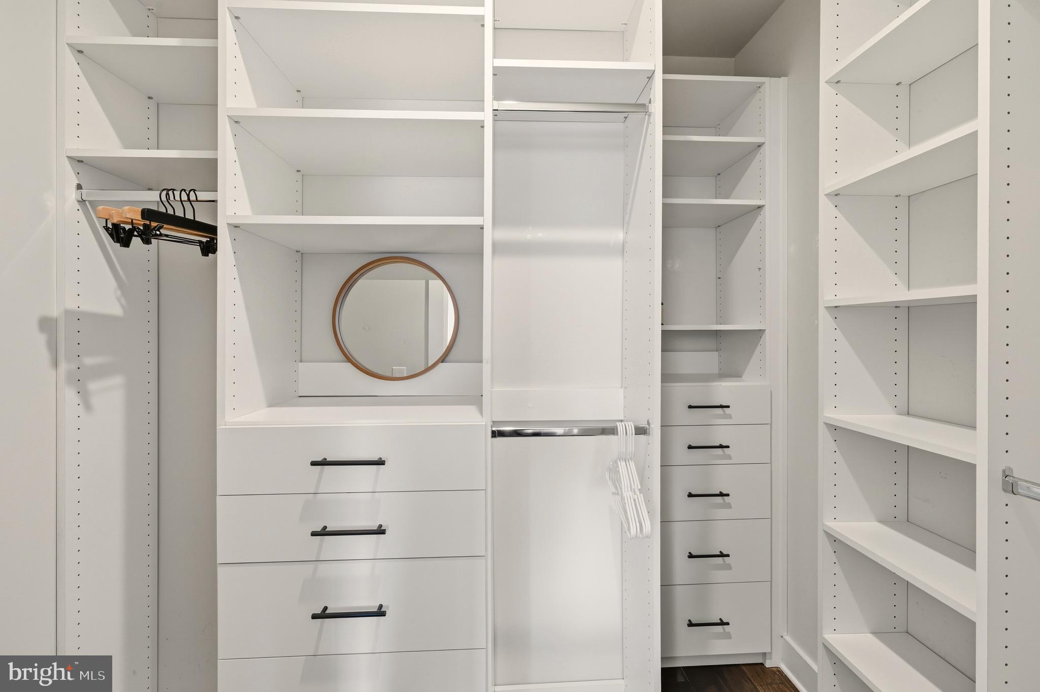 STEELPOINTE - Residential