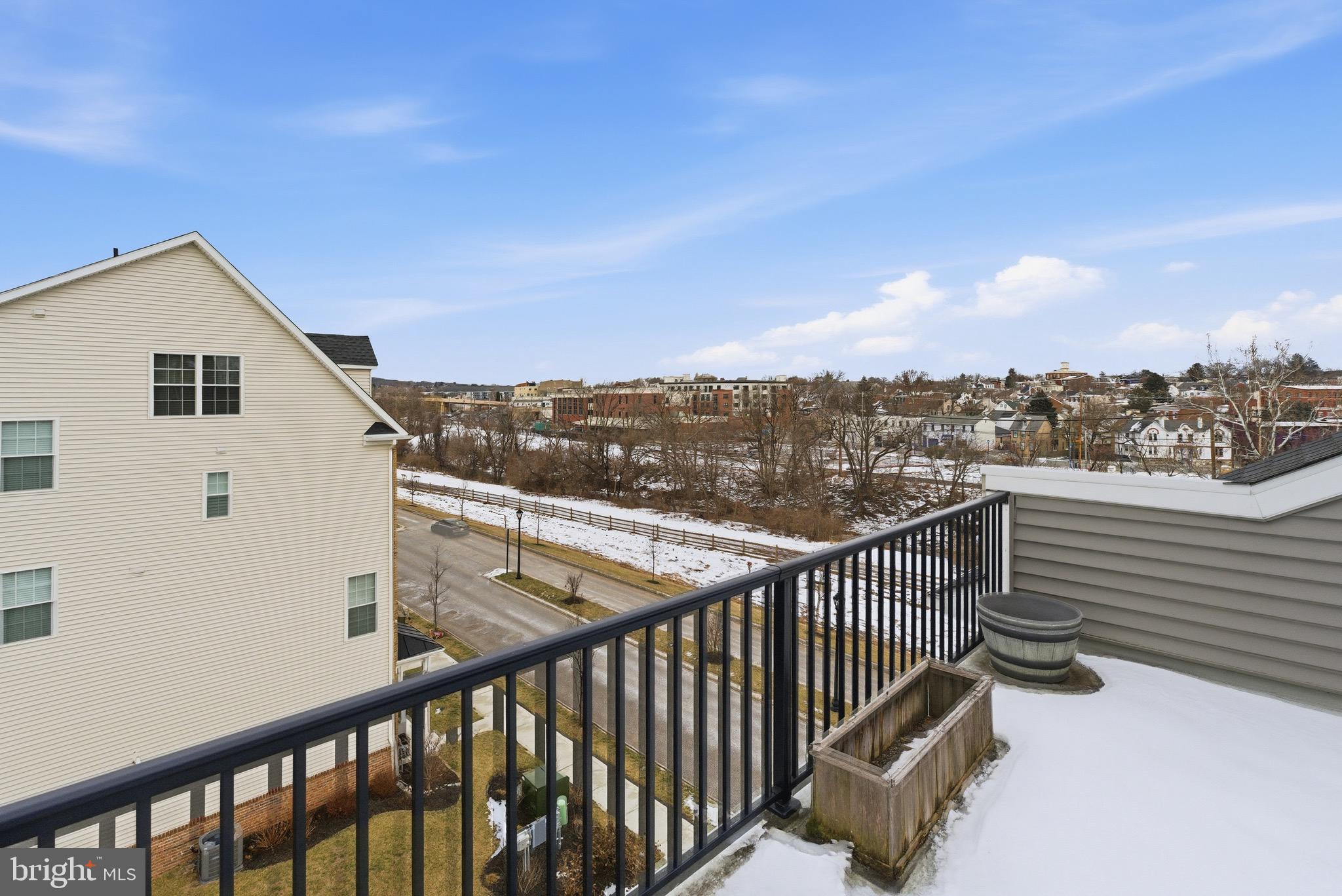 STEELPOINTE - Residential