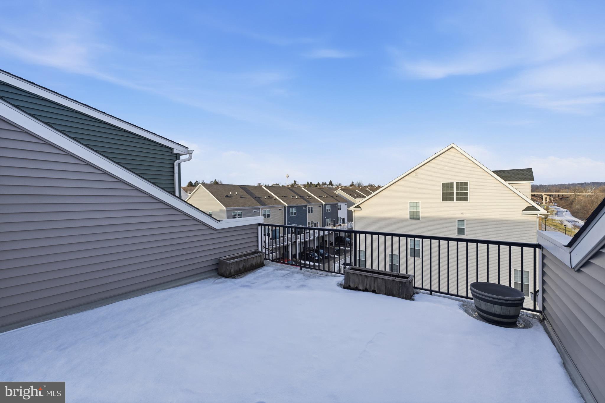 STEELPOINTE - Residential