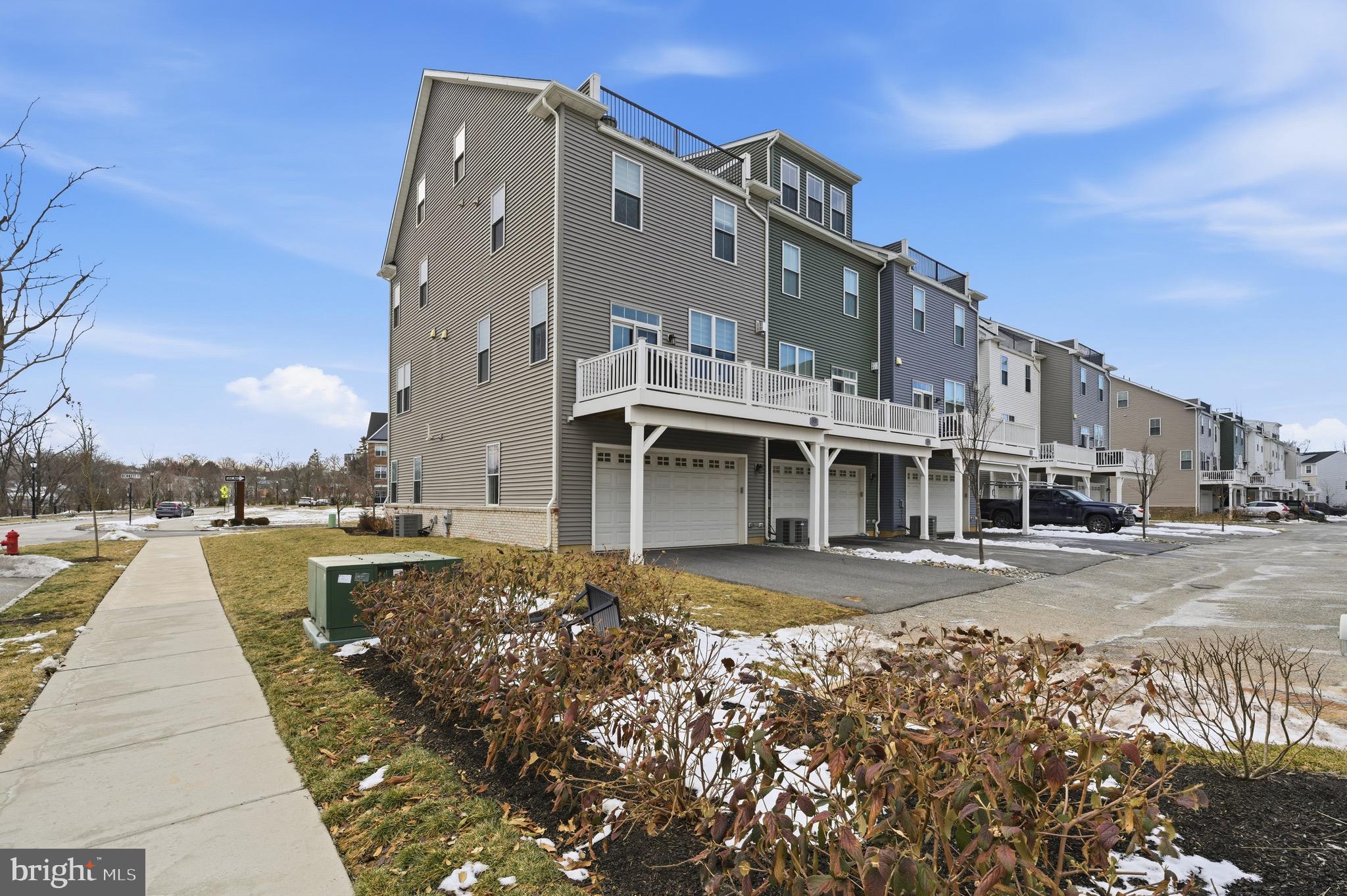 STEELPOINTE - Residential