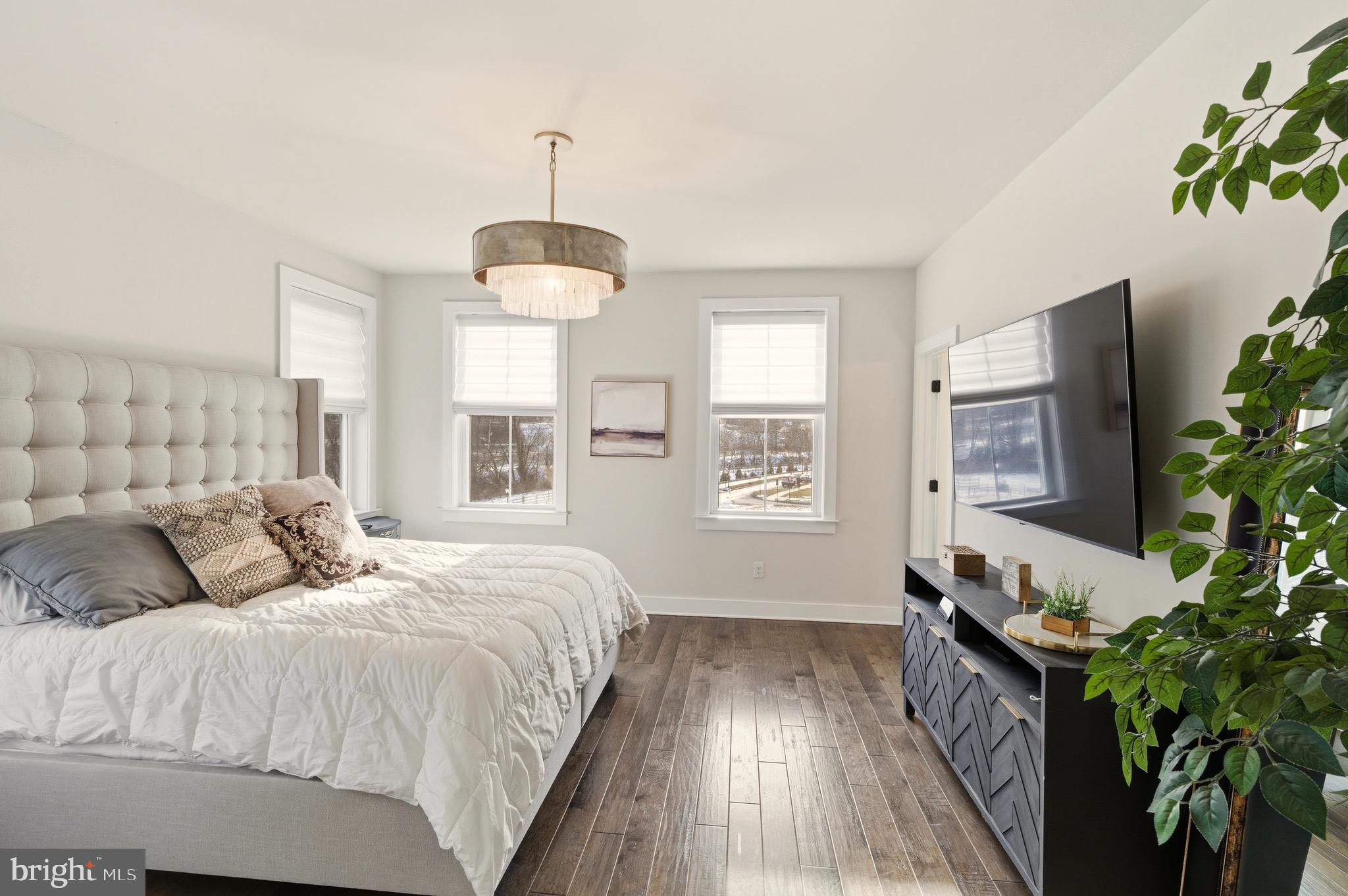 STEELPOINTE - Residential