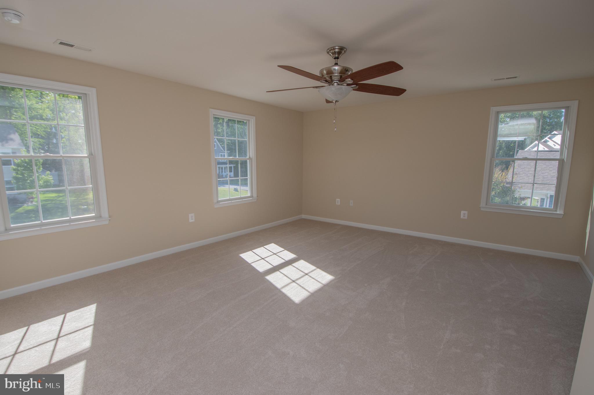 COUNTRY GROVE - Residential