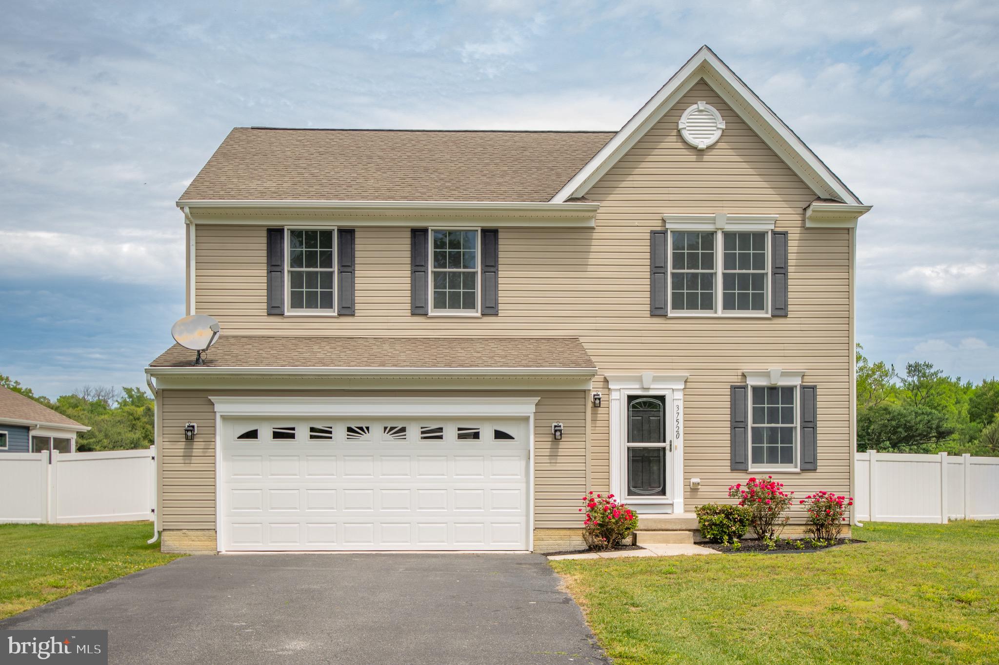 COUNTRY GROVE - Residential