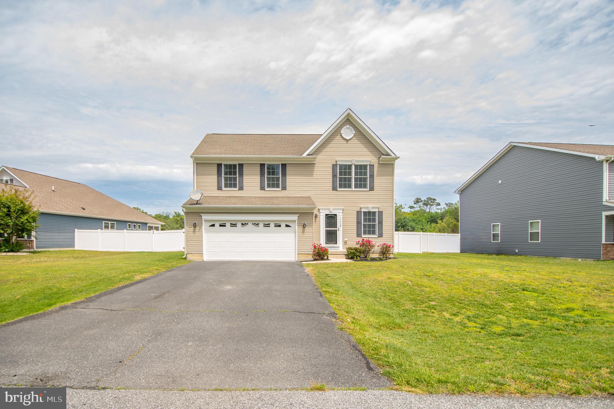 COUNTRY GROVE - Residential