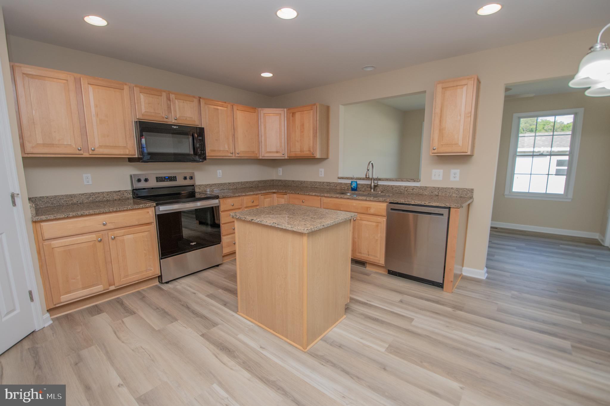 COUNTRY GROVE - Residential