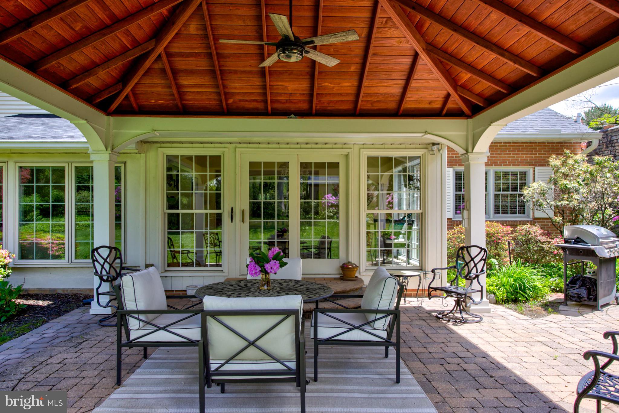 COUNTRY CLUB HEIGHTS - Residential