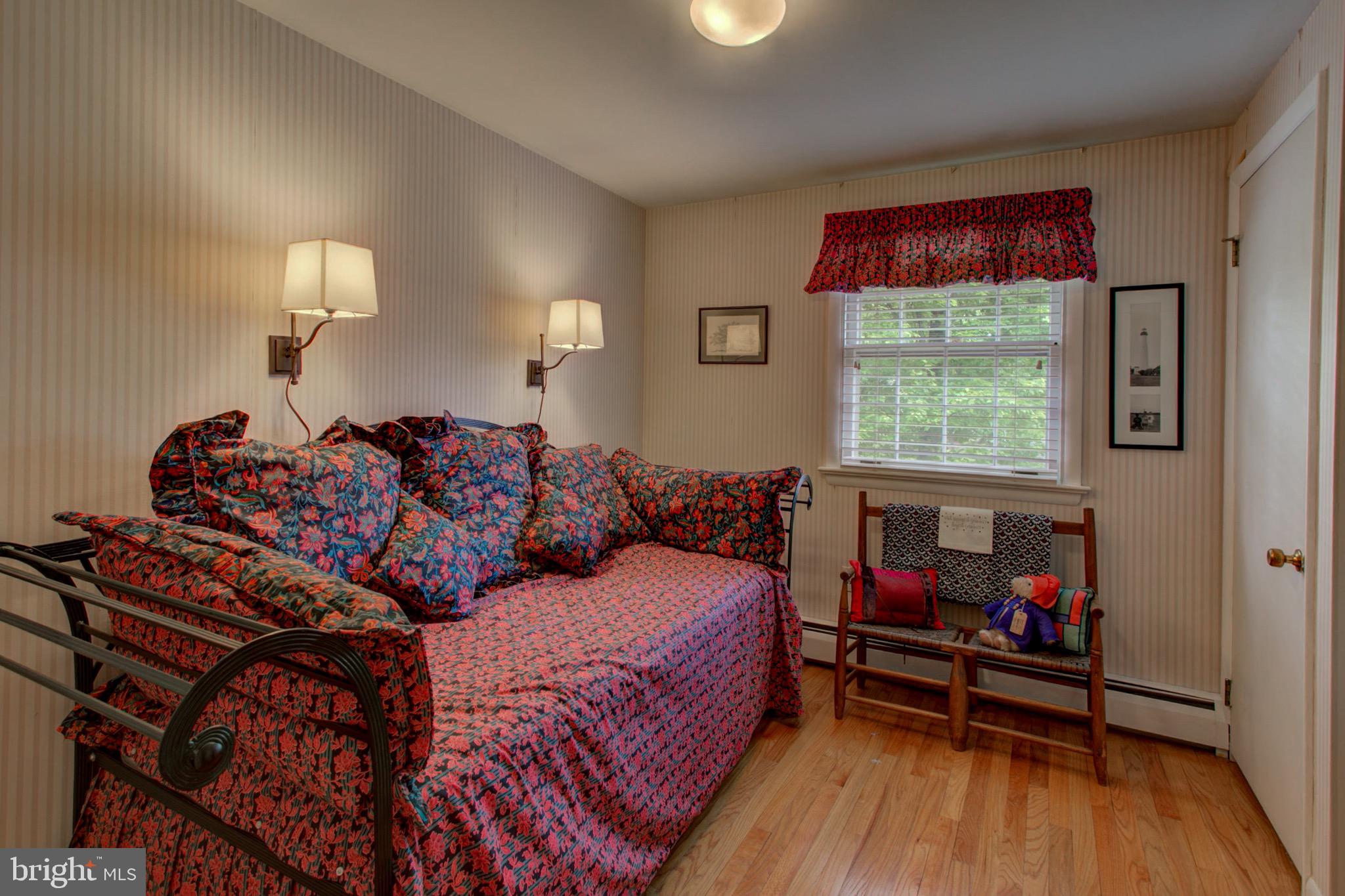 COUNTRY CLUB HEIGHTS - Residential