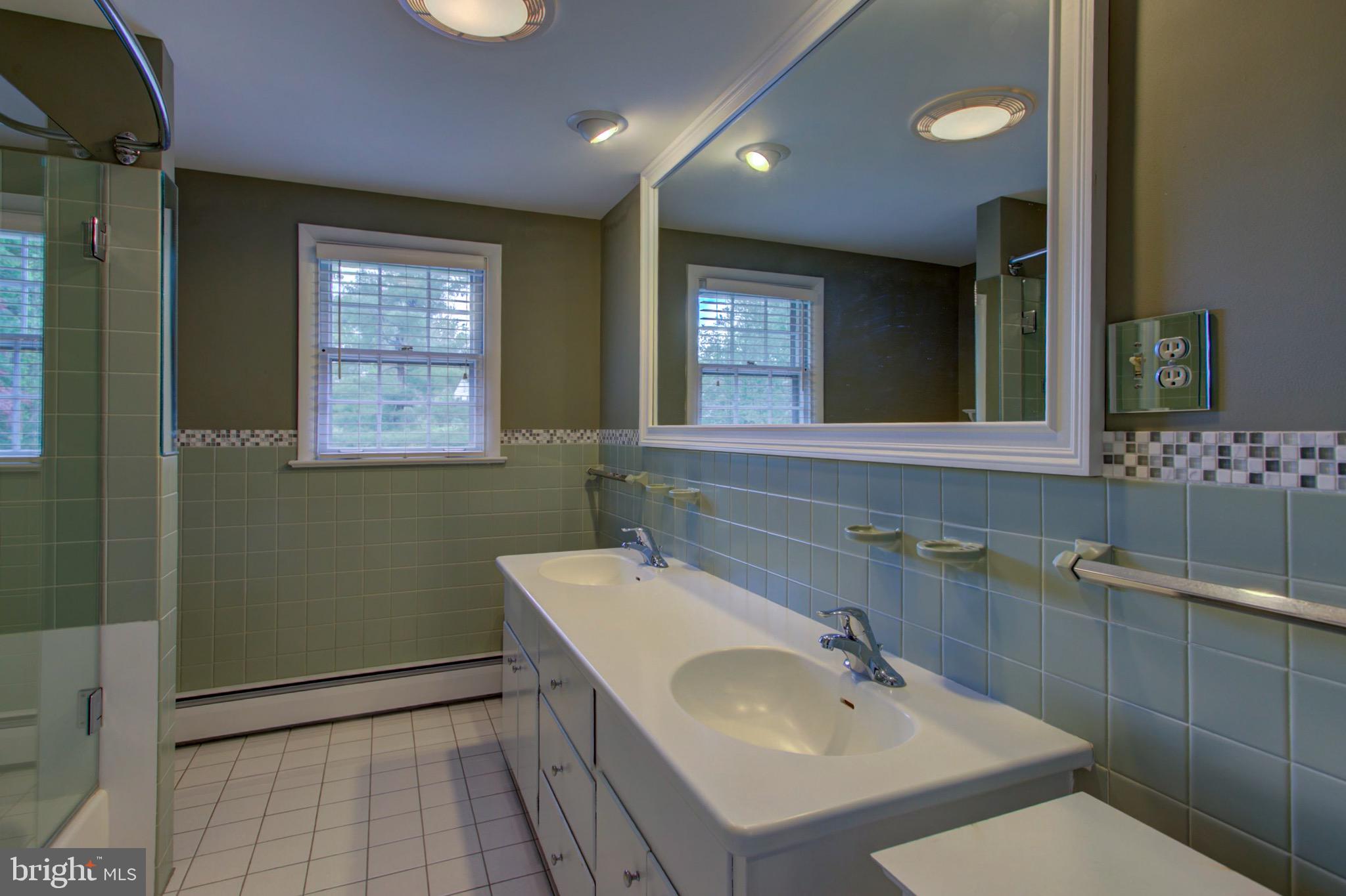 COUNTRY CLUB HEIGHTS - Residential