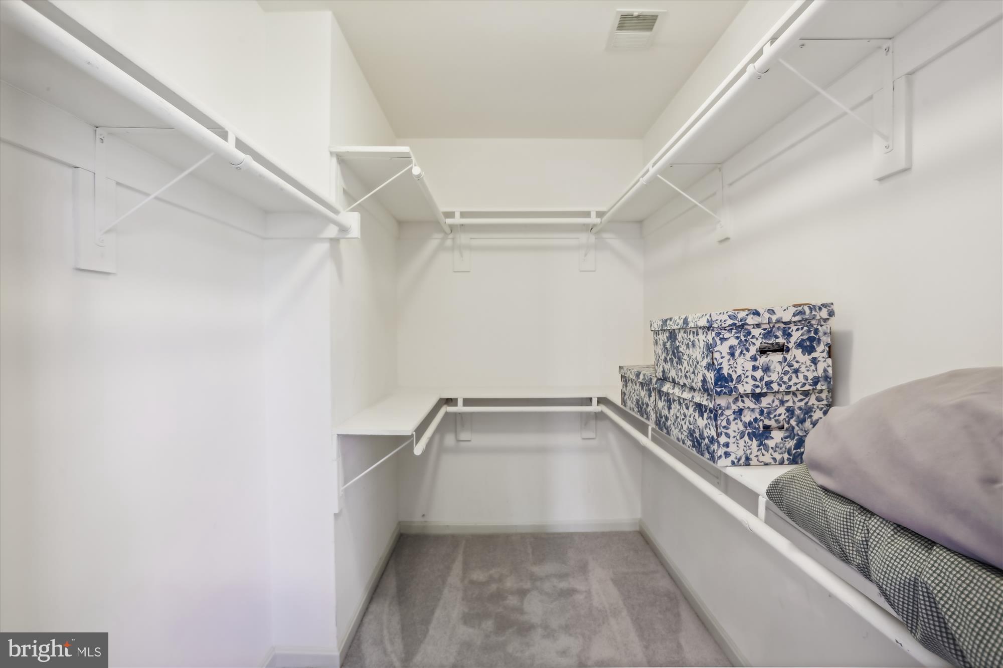 FARMLANDS - Residential