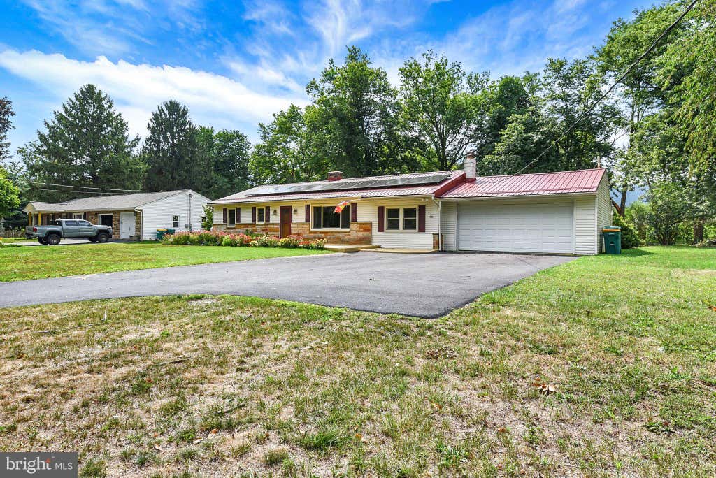 Photo of 405 Pine Rd, MOUNT HOLLY SPRINGS, PA 17065 (MLS # PACB2056380)