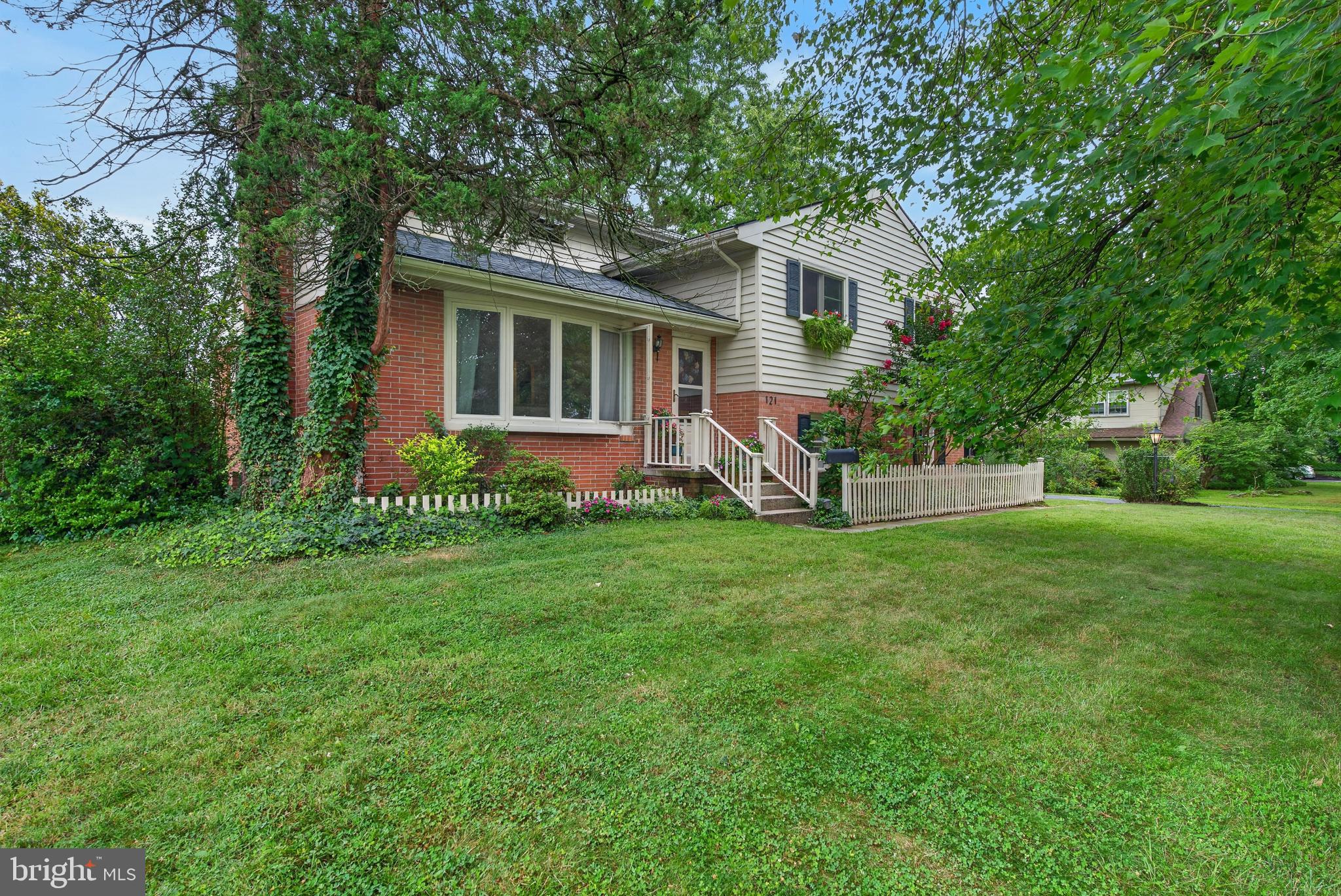 121 HOME LANE