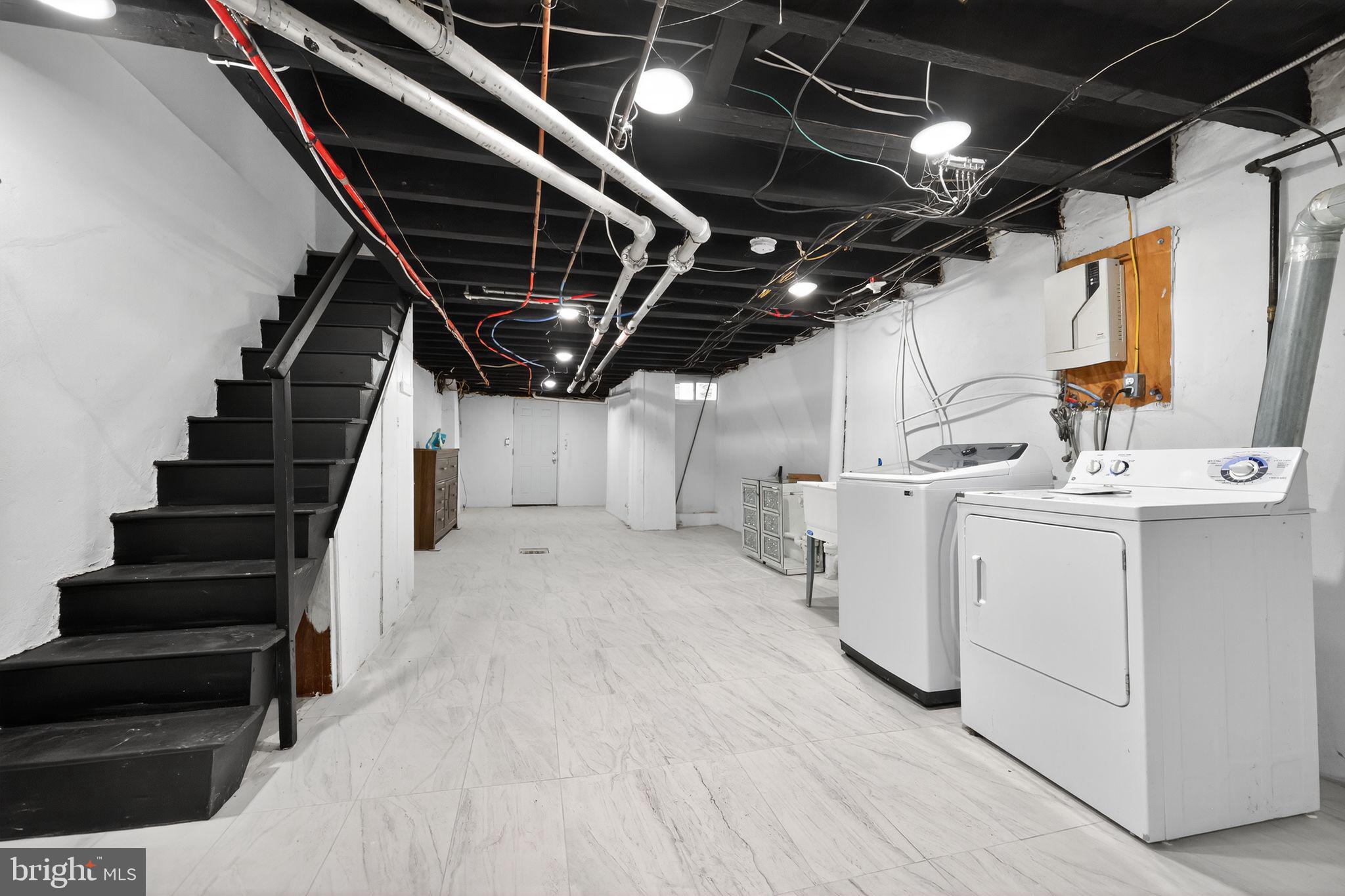 LAWNCREST - Residential