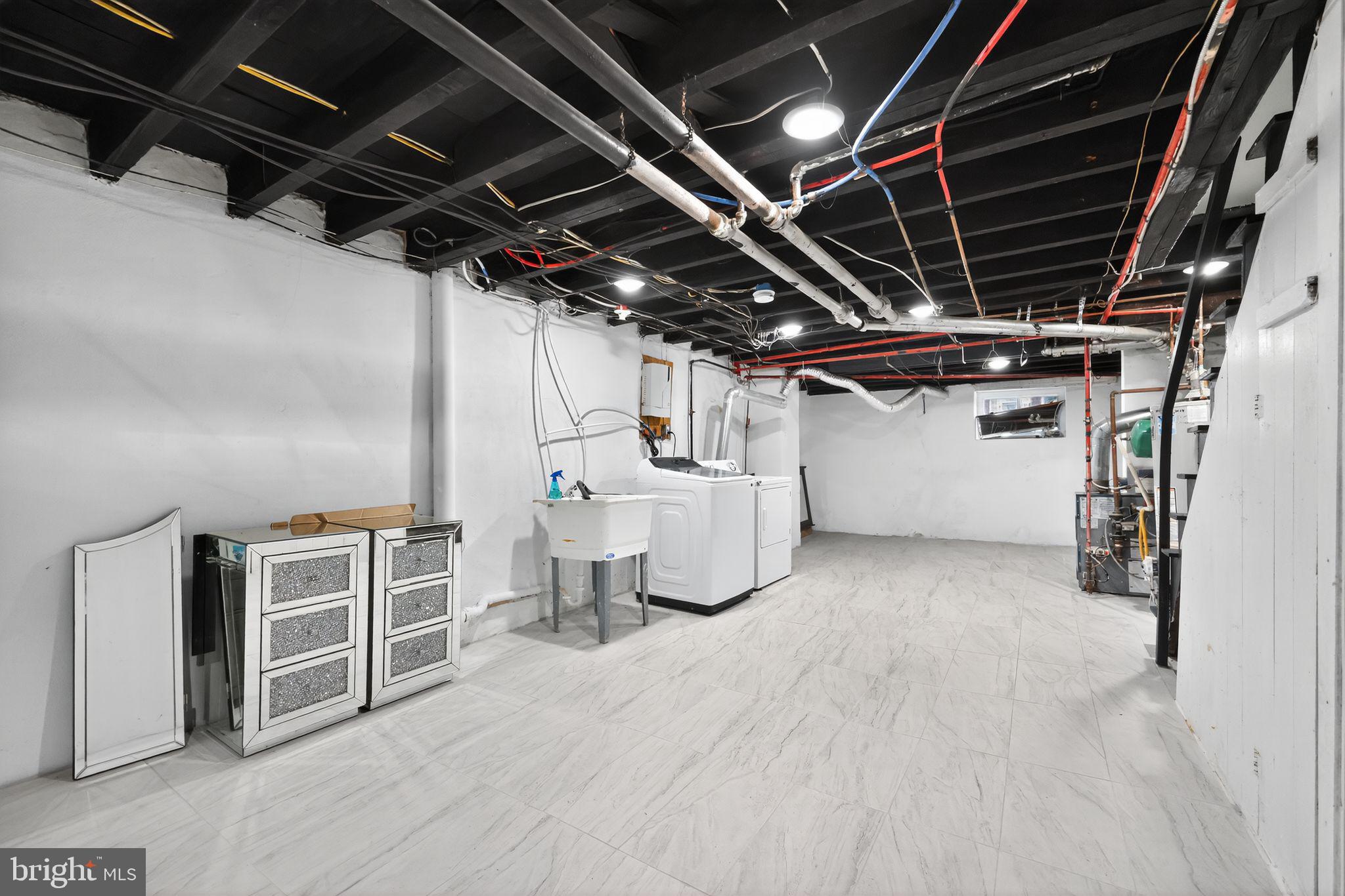 LAWNCREST - Residential