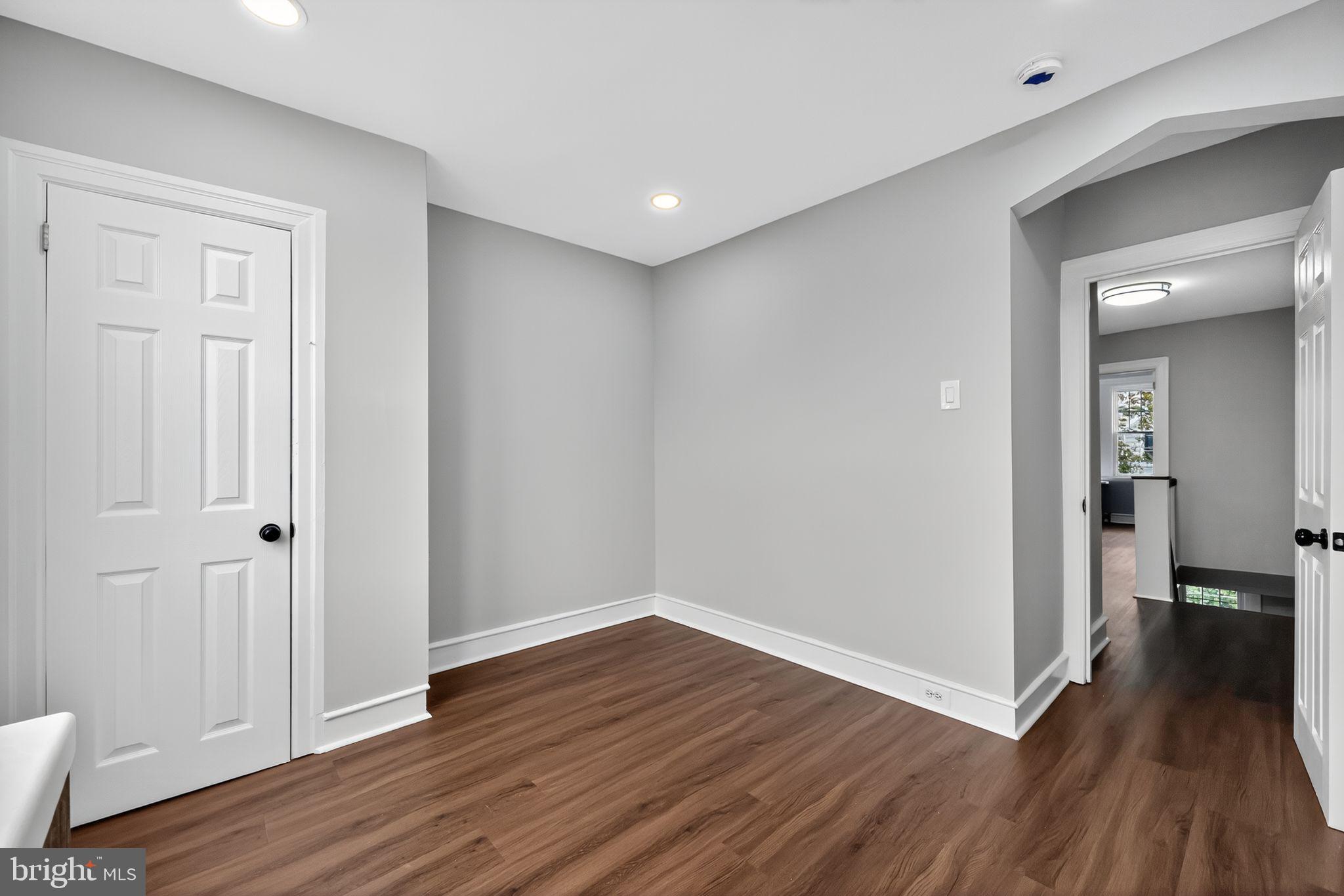 LAWNCREST - Residential