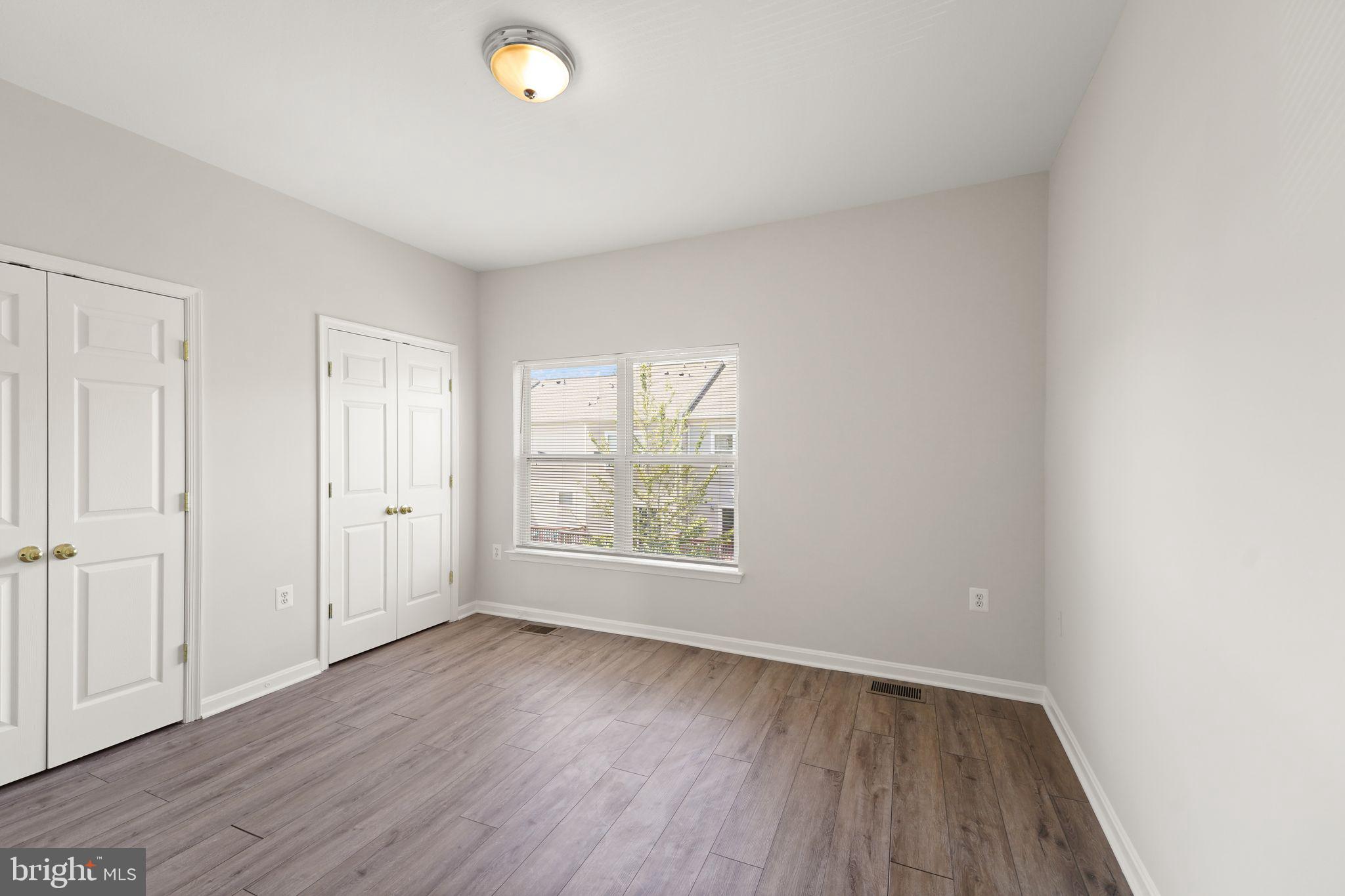 PARKSIDE AT ASHBURN - Residential