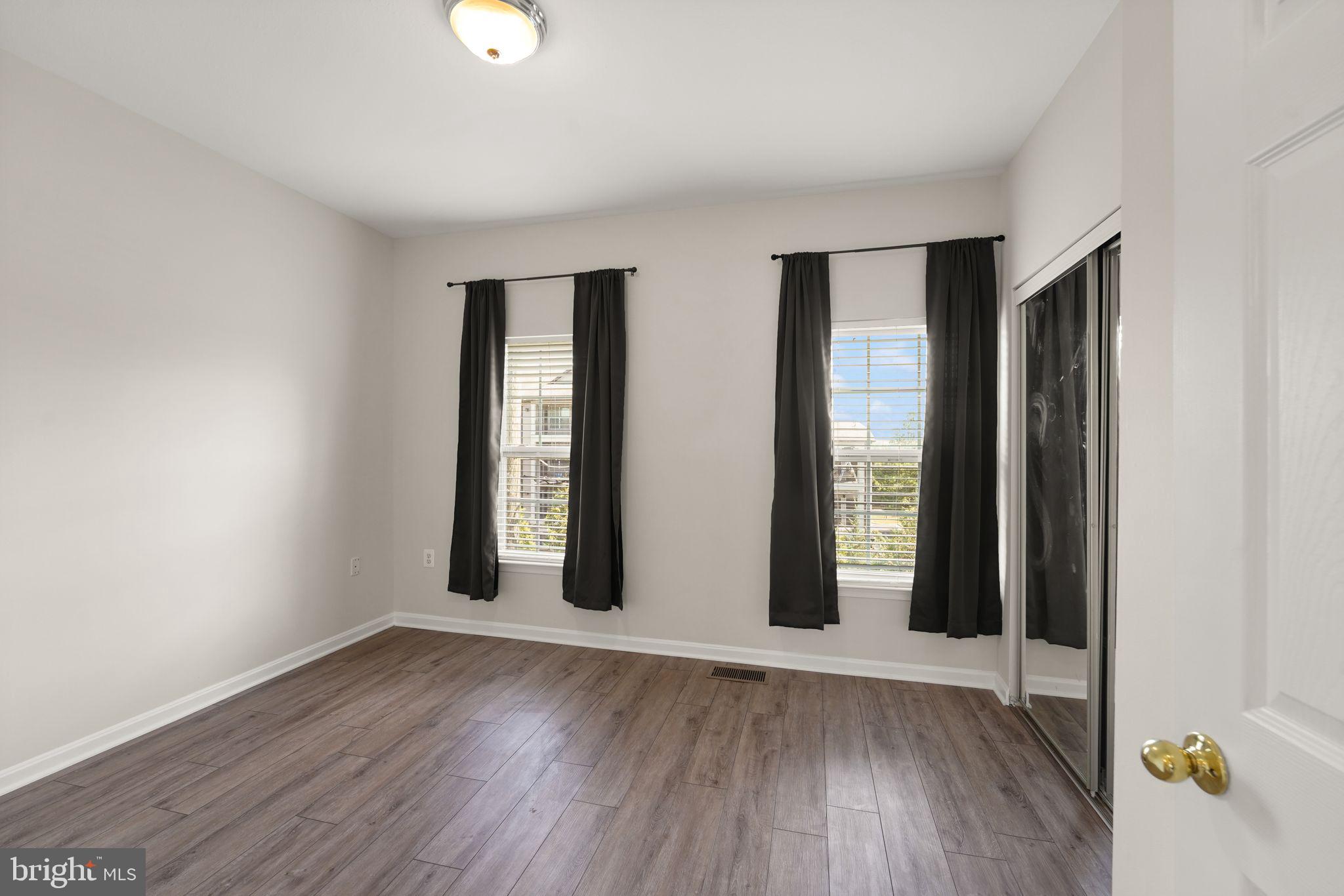 PARKSIDE AT ASHBURN - Residential