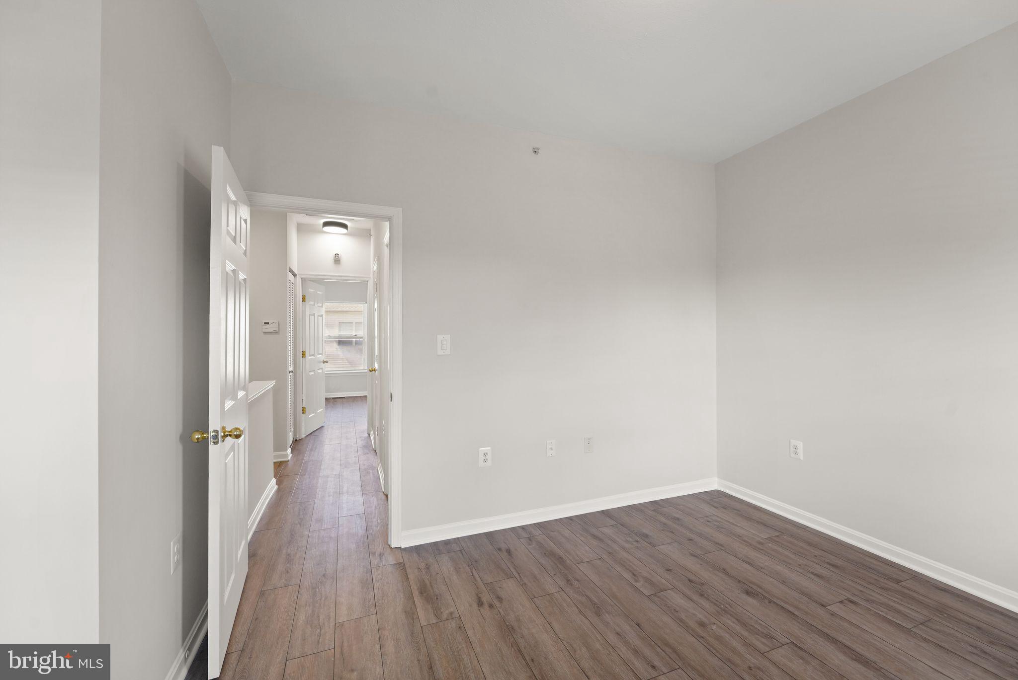 PARKSIDE AT ASHBURN - Residential