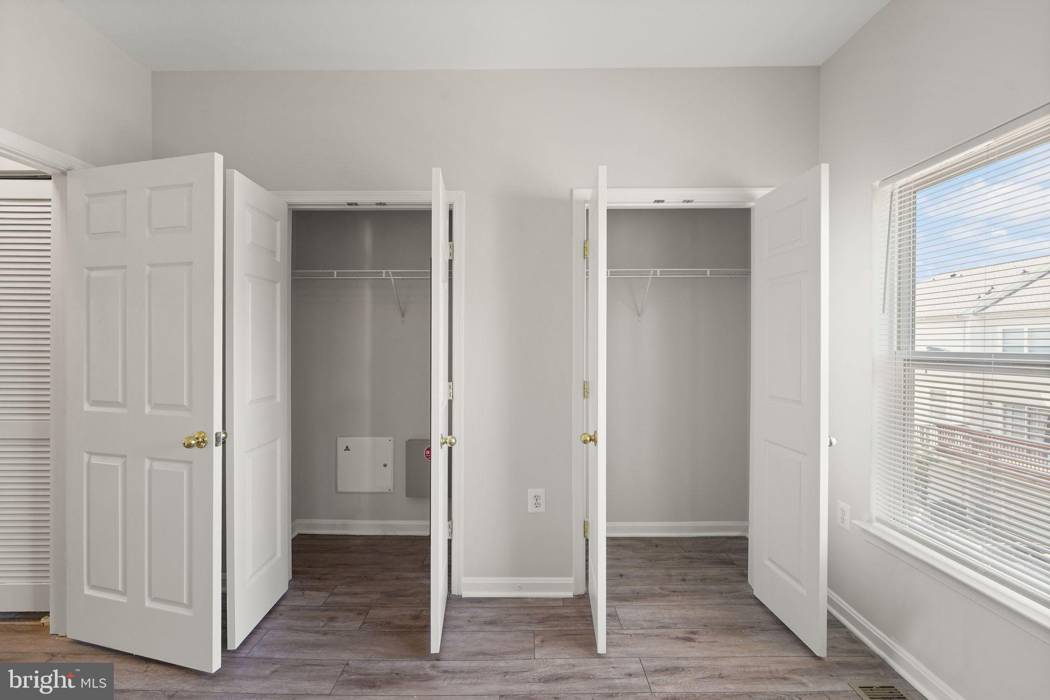 PARKSIDE AT ASHBURN - Residential