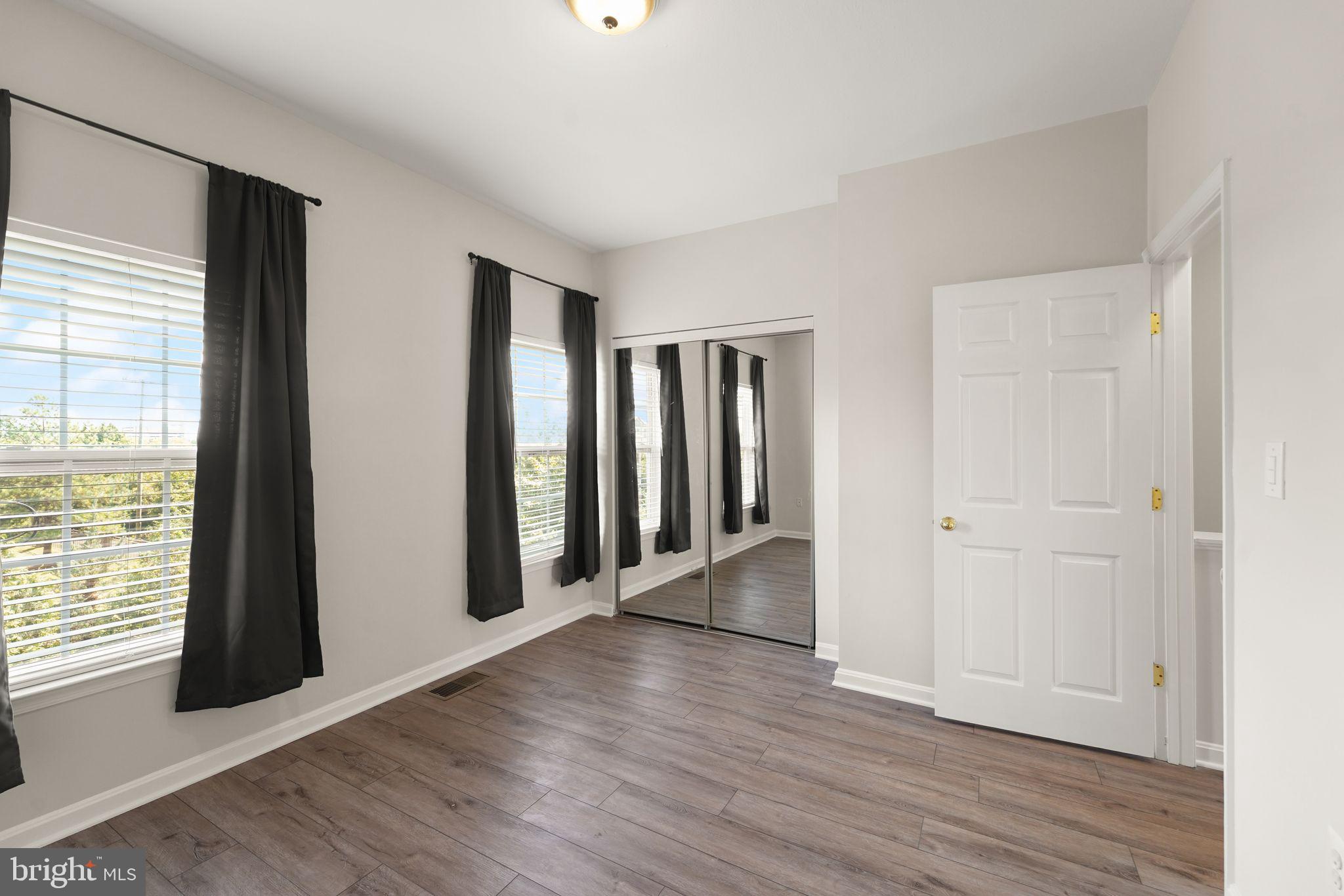 PARKSIDE AT ASHBURN - Residential