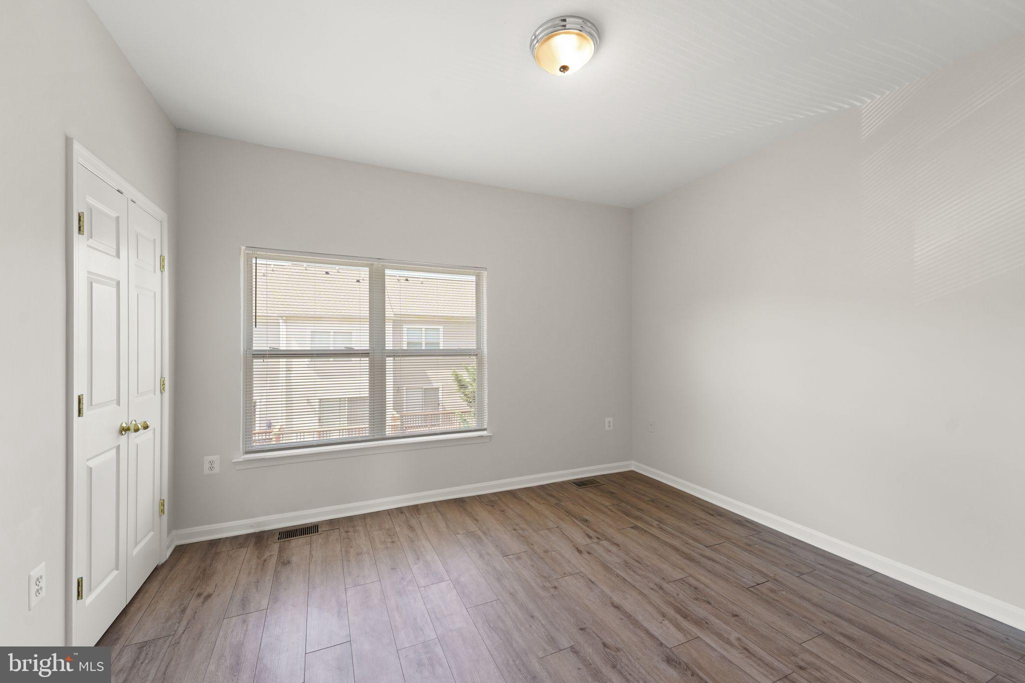 PARKSIDE AT ASHBURN - Residential