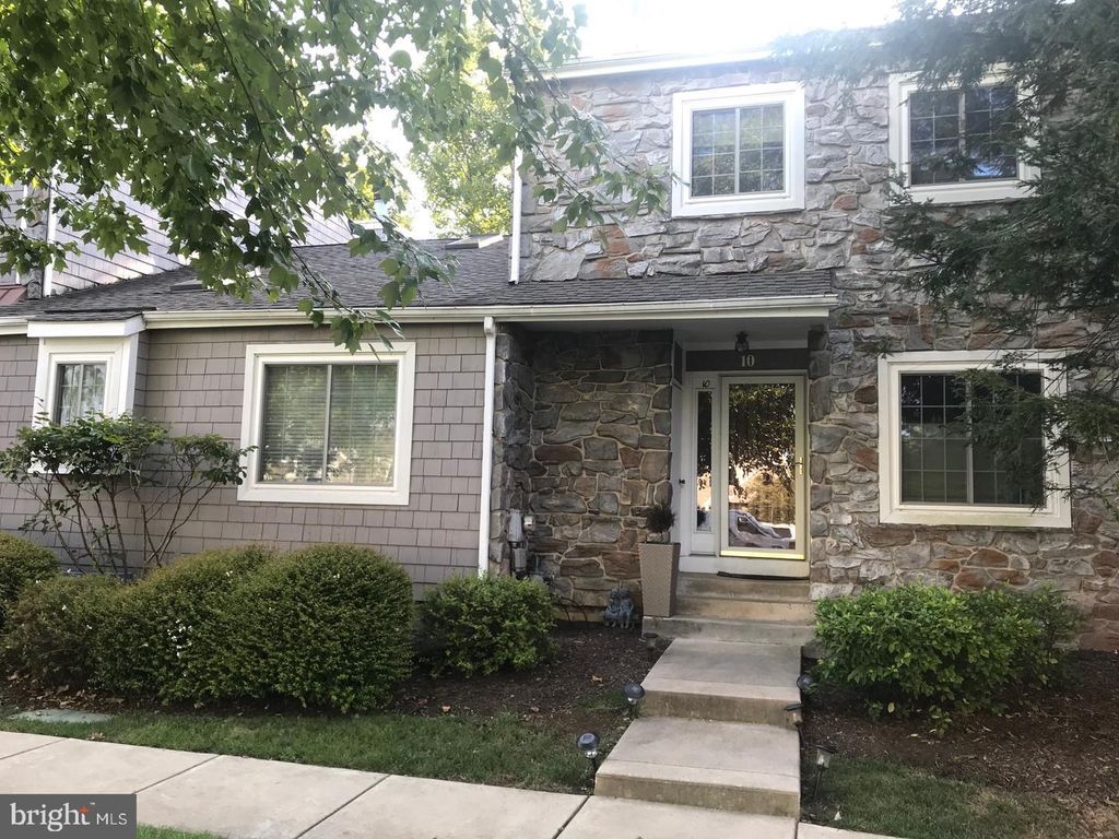 Photo of 10 Lantern Lane, Chesterbrook, PA 19087 (MLS # PACT2055616)