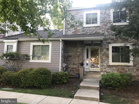 Photo of 10 Lantern Lane, Chesterbrook, PA 19087 (MLS # PACT2055616)