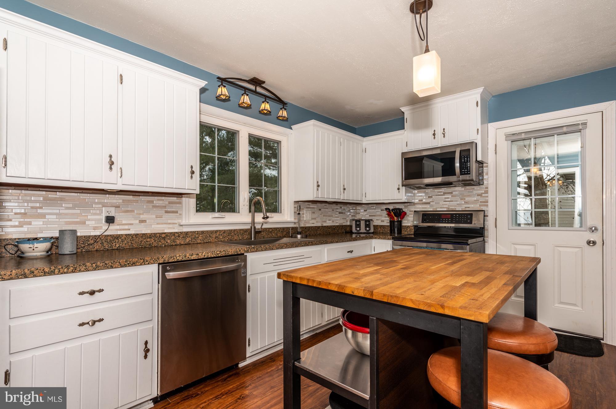 HI VIEW ESTATES - Residential