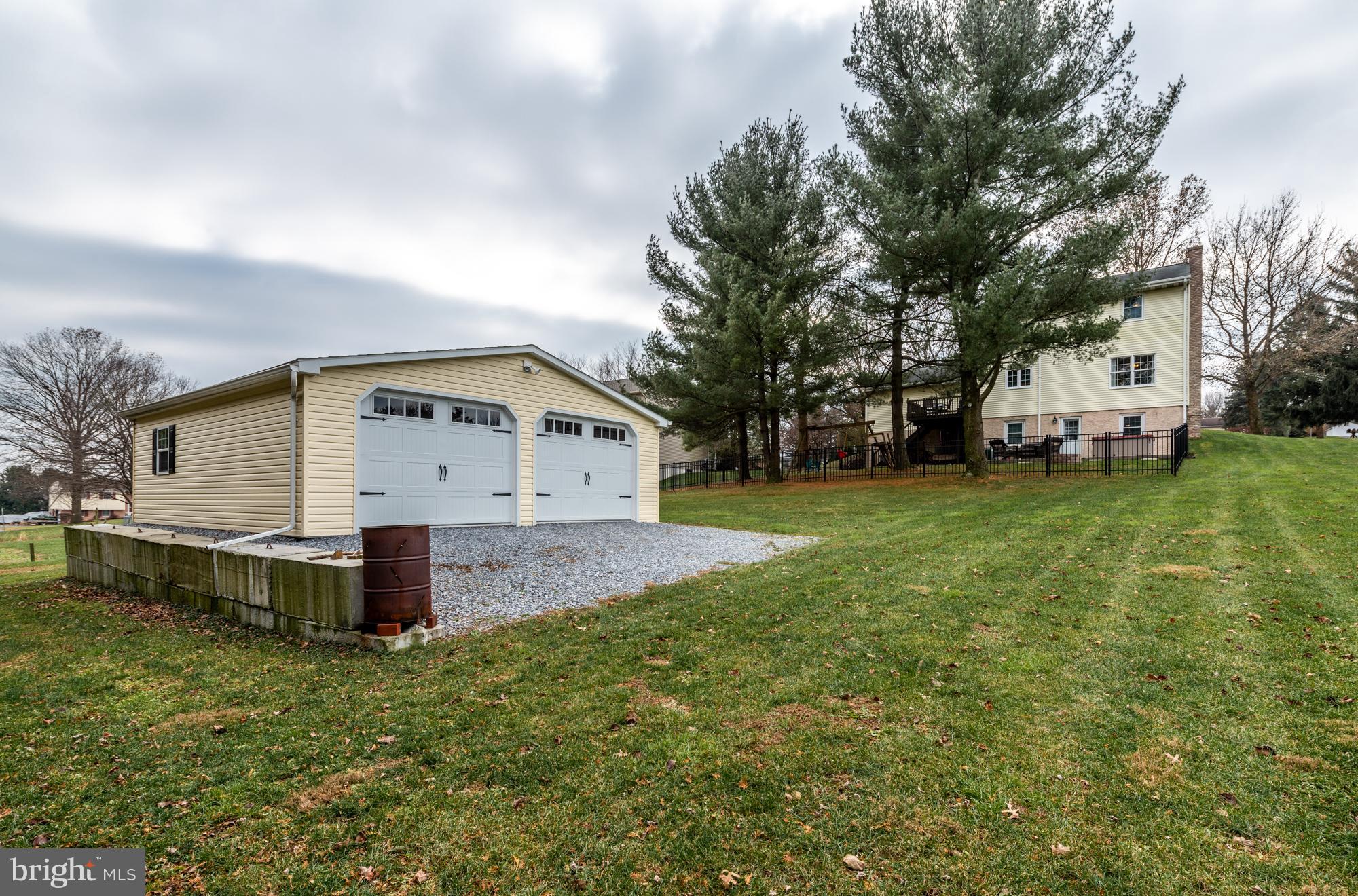 HI VIEW ESTATES - Residential