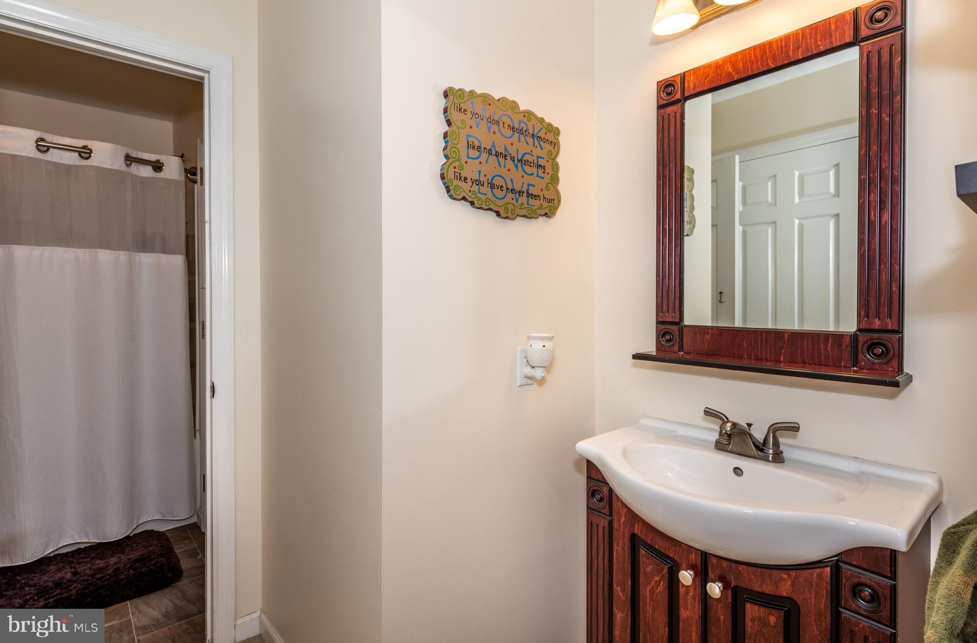 HI VIEW ESTATES - Residential