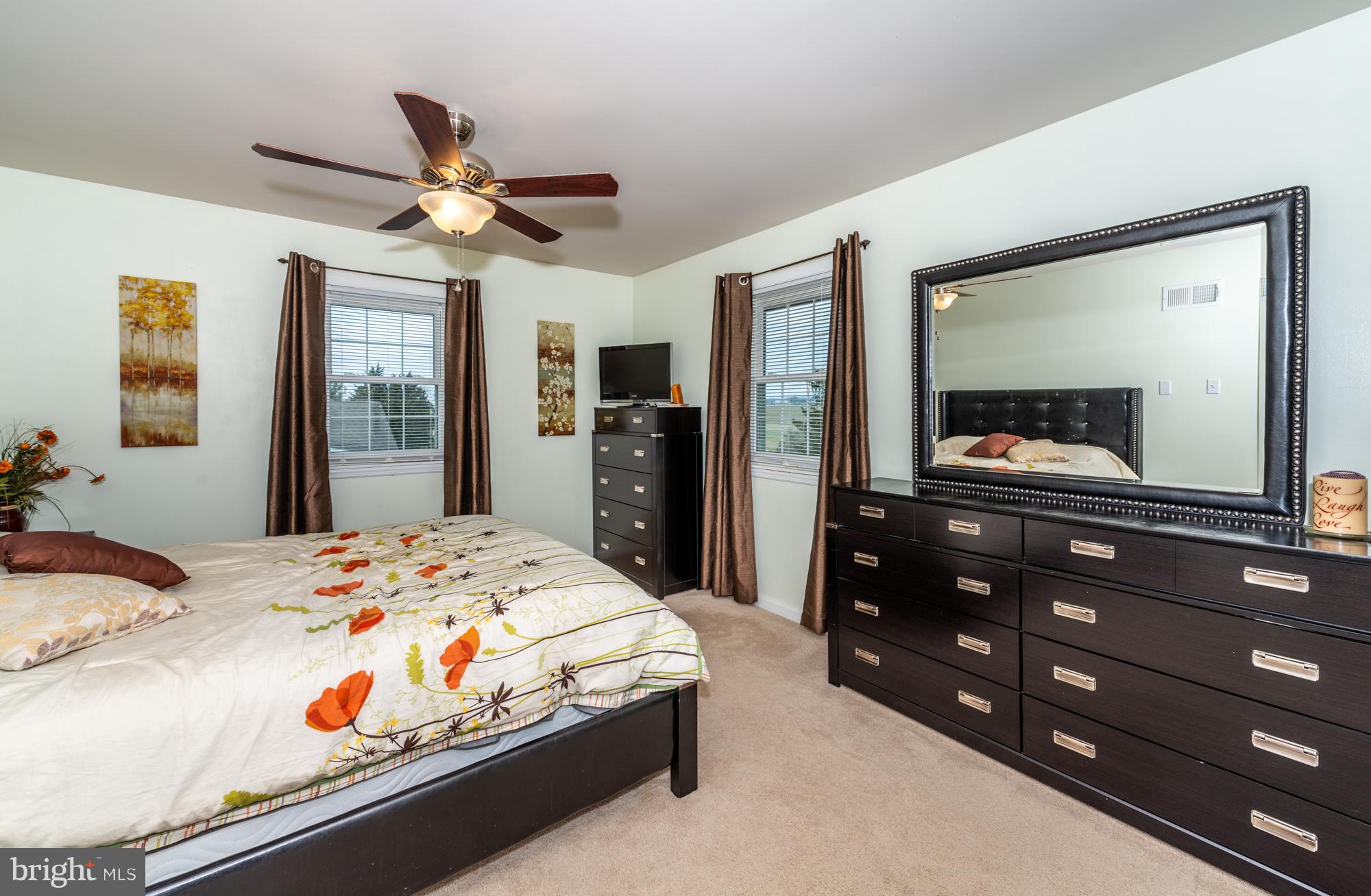 HI VIEW ESTATES - Residential