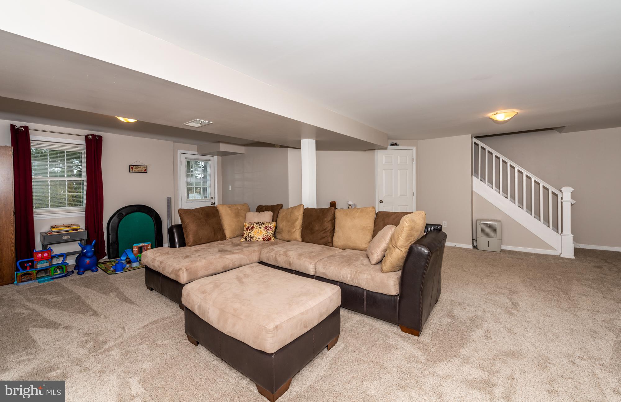 HI VIEW ESTATES - Residential