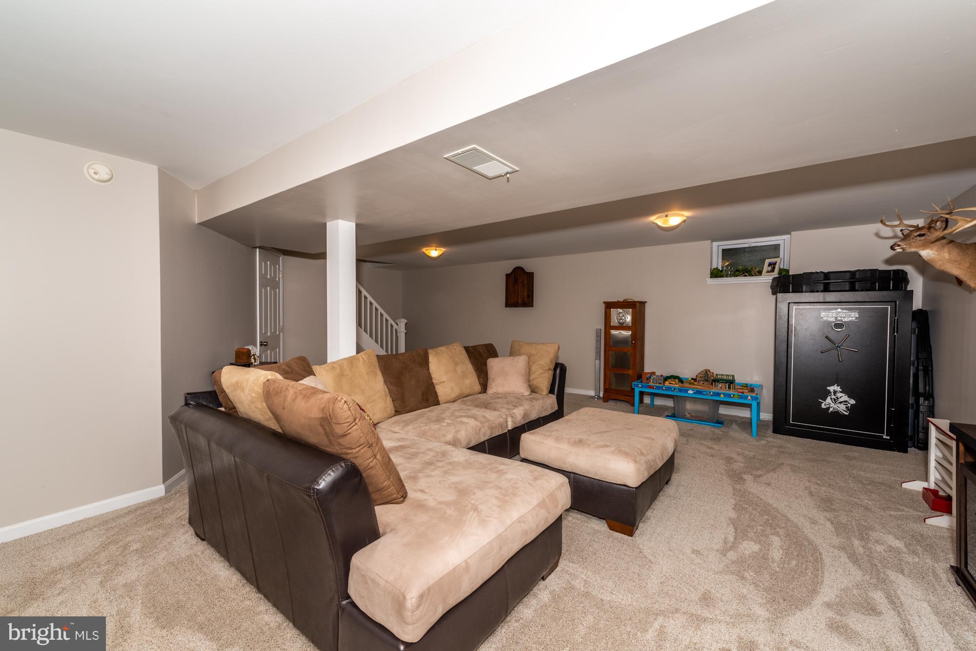 HI VIEW ESTATES - Residential