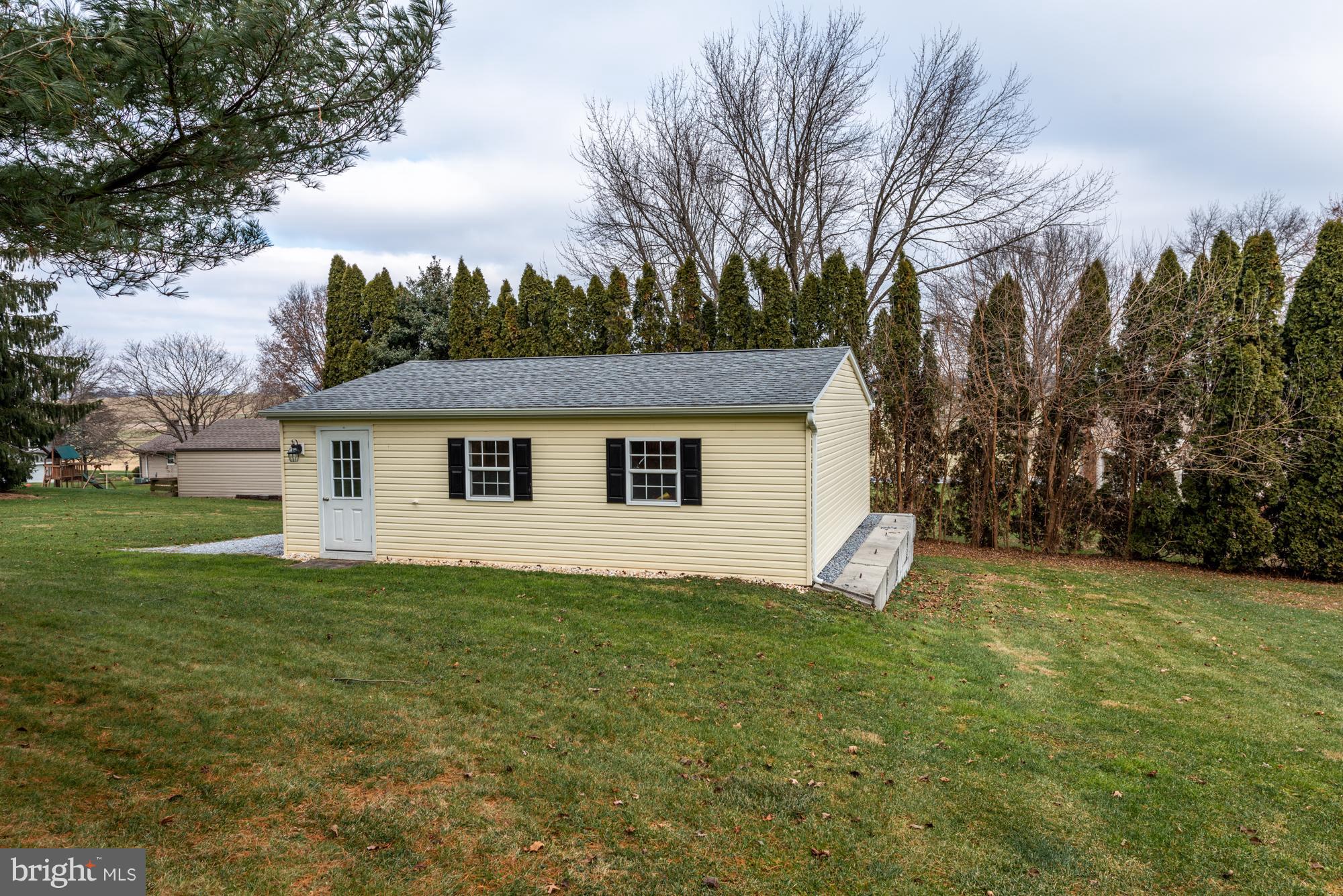 HI VIEW ESTATES - Residential