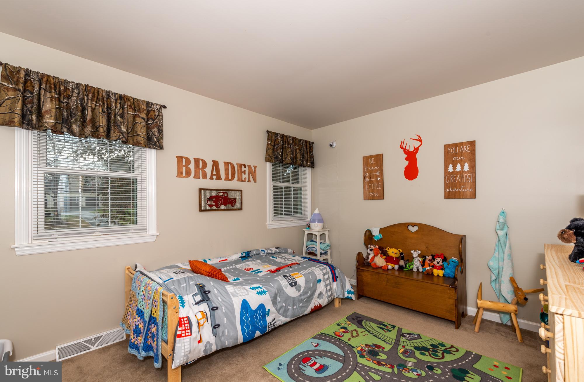 HI VIEW ESTATES - Residential