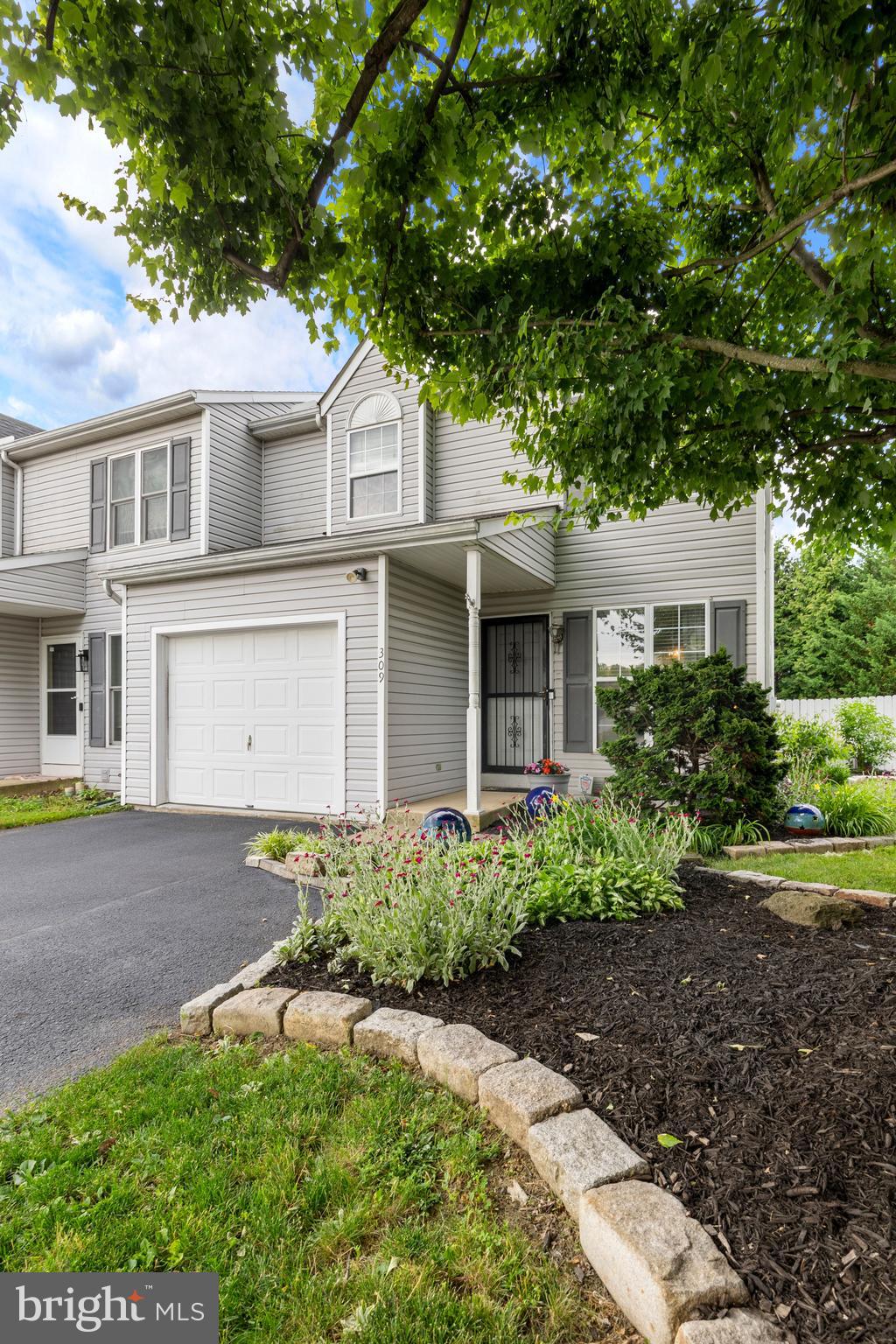 309 PARKLAWN COURT