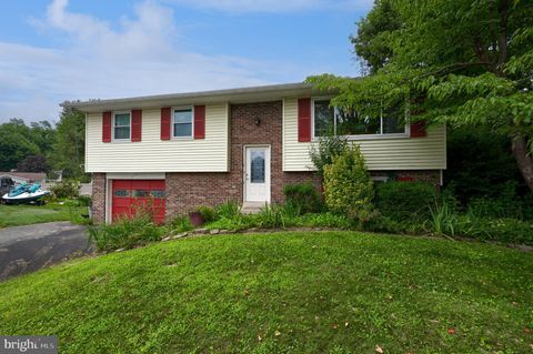 373 HOLLY HOCK CIRCLE MOUNTVILLE PA 17554