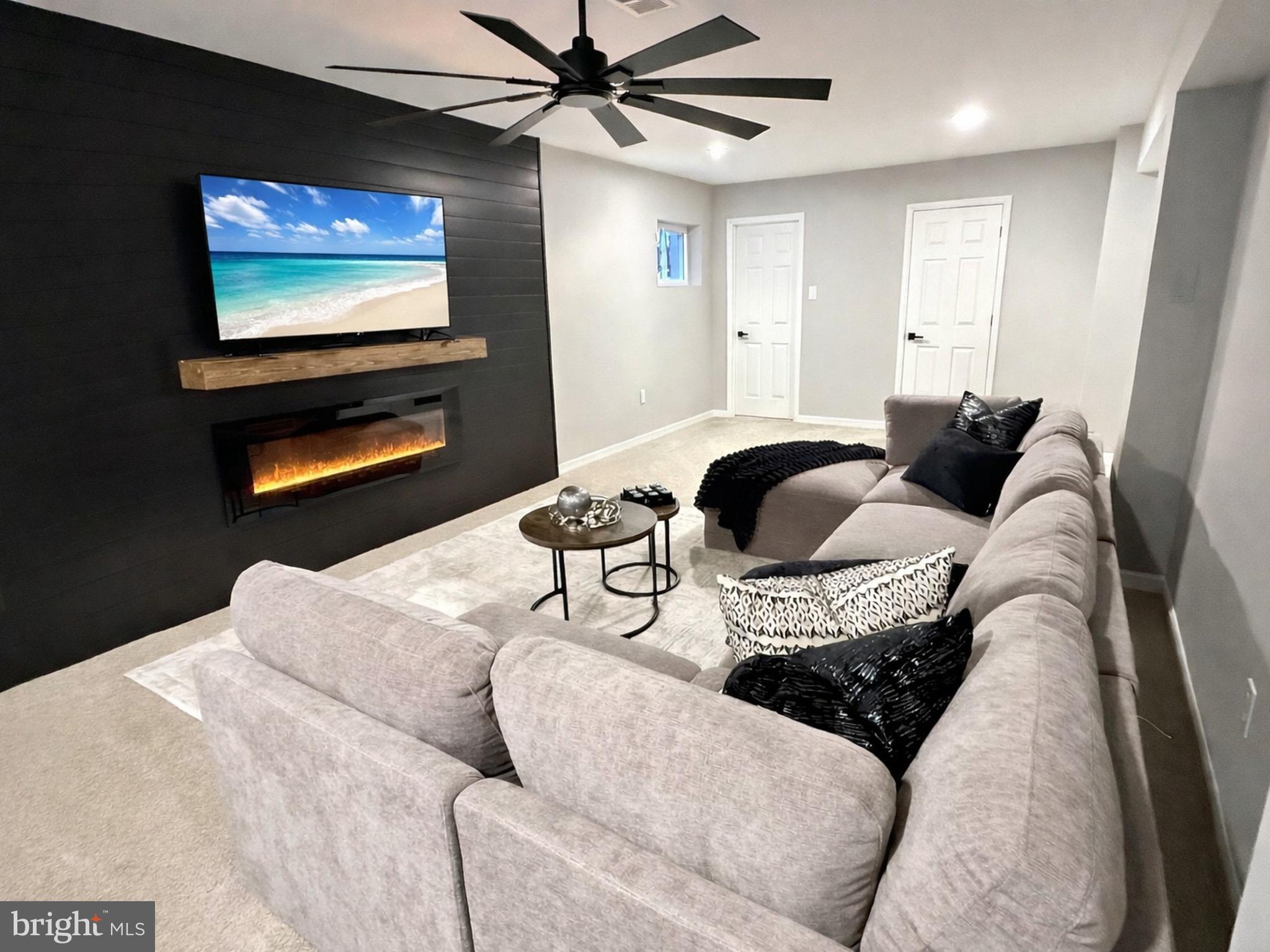 SUMMIT RIDGE - Residential