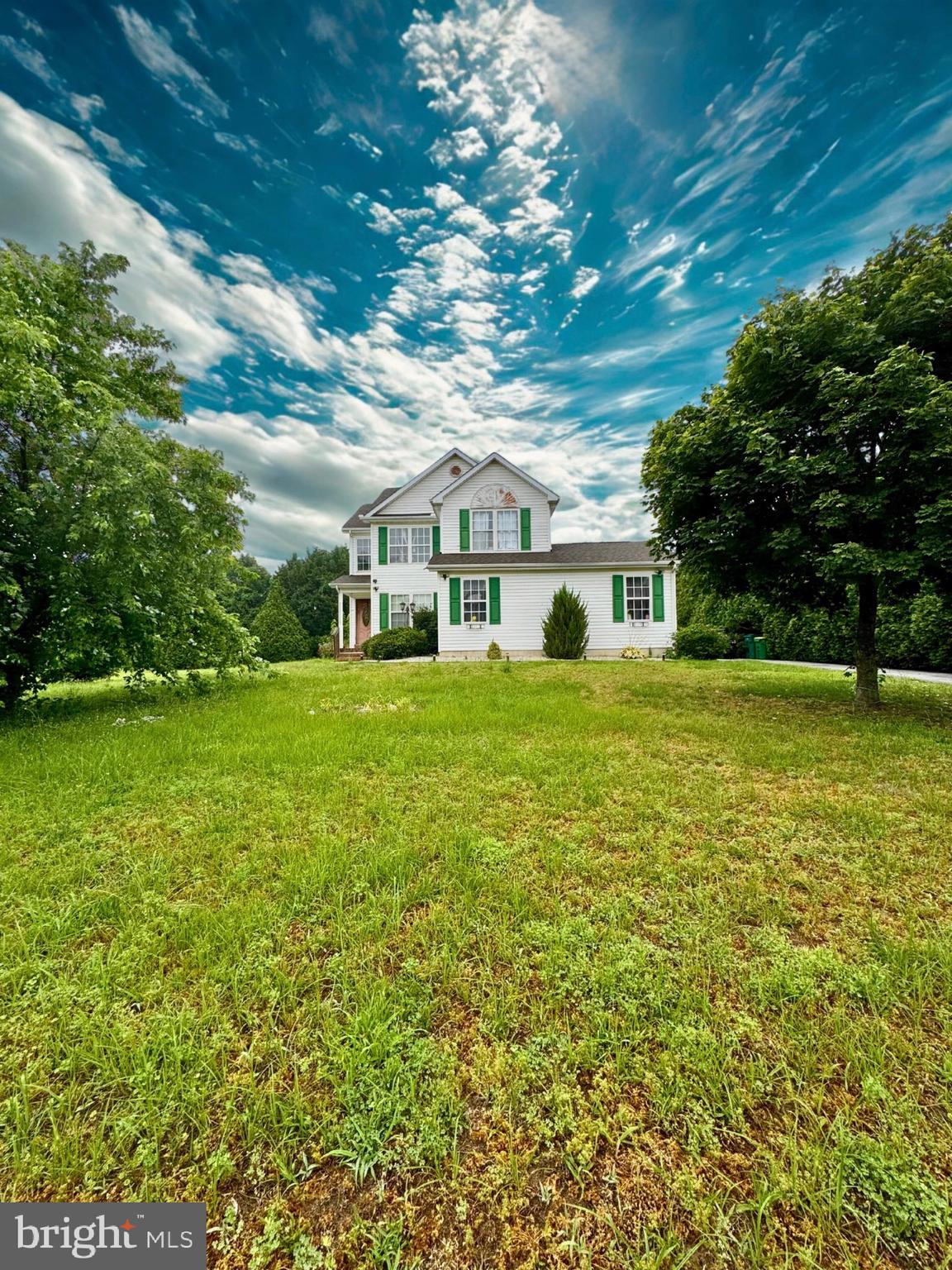 4 WHITE BONNET COURT