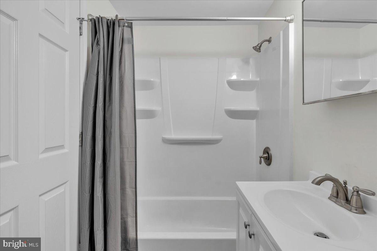 MOUNT HEBRON - Residential Lease