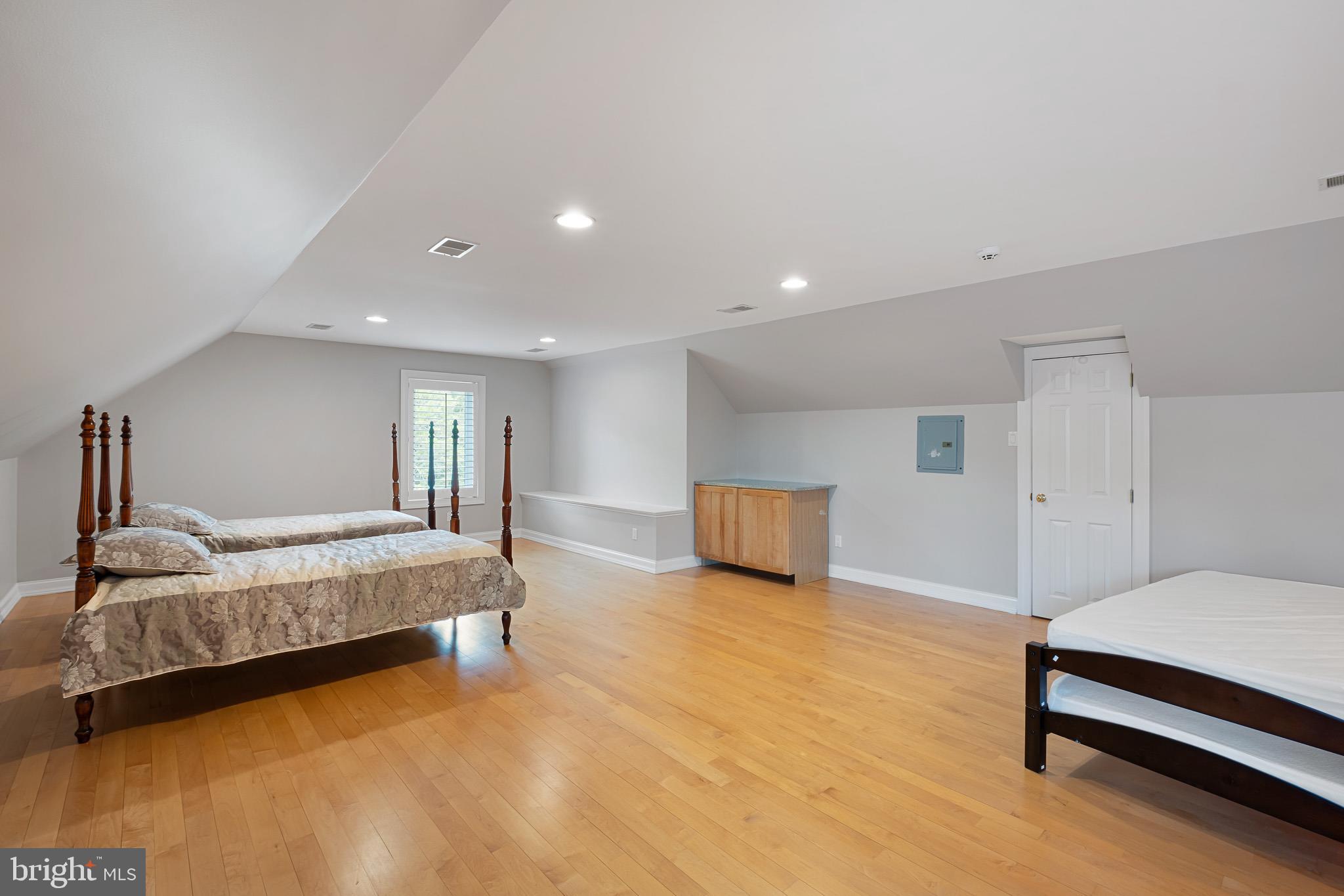 INDIAN SPRINGS - Residential
