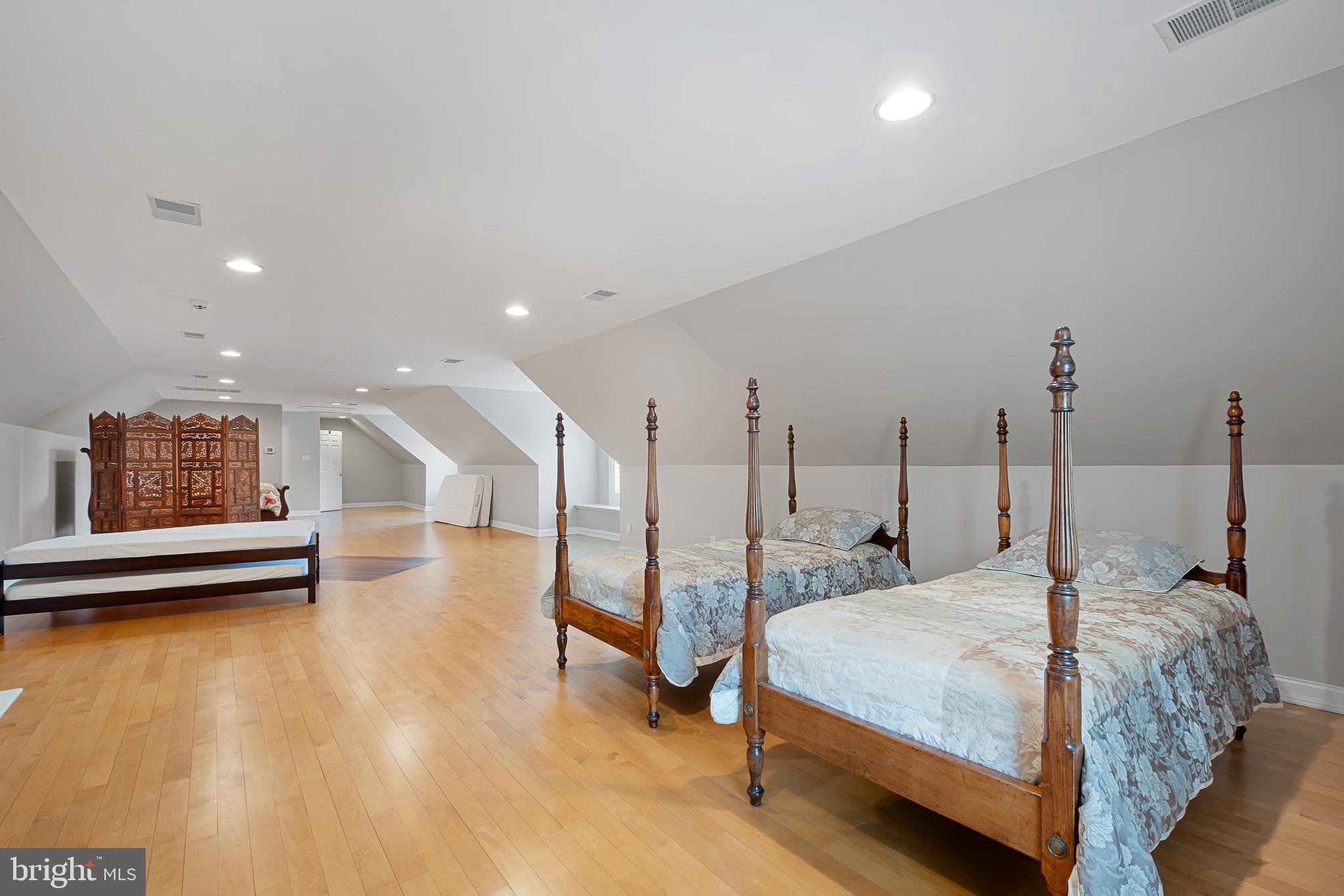 INDIAN SPRINGS - Residential