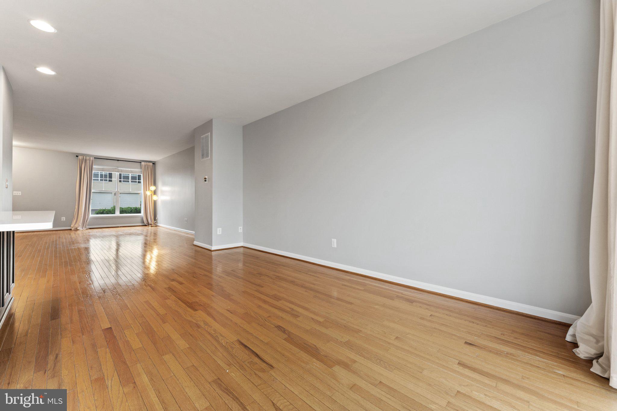 PEMBROOKE - Residential