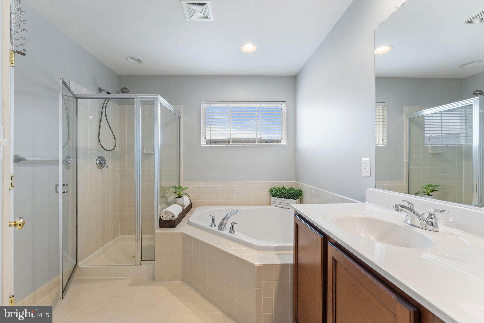 PEMBROOKE - Residential