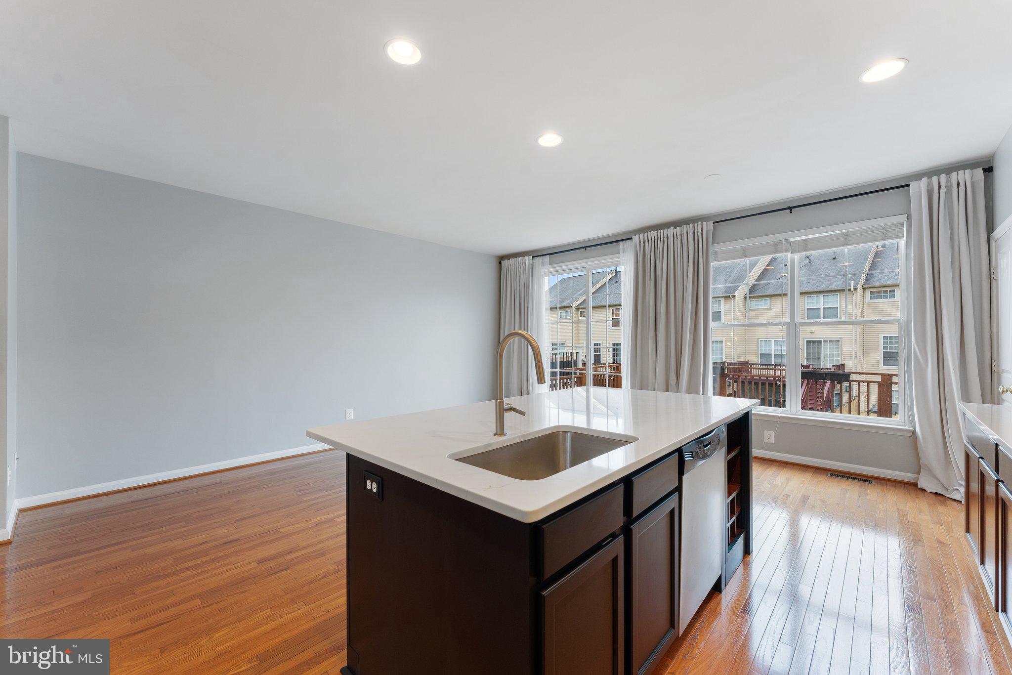 PEMBROOKE - Residential