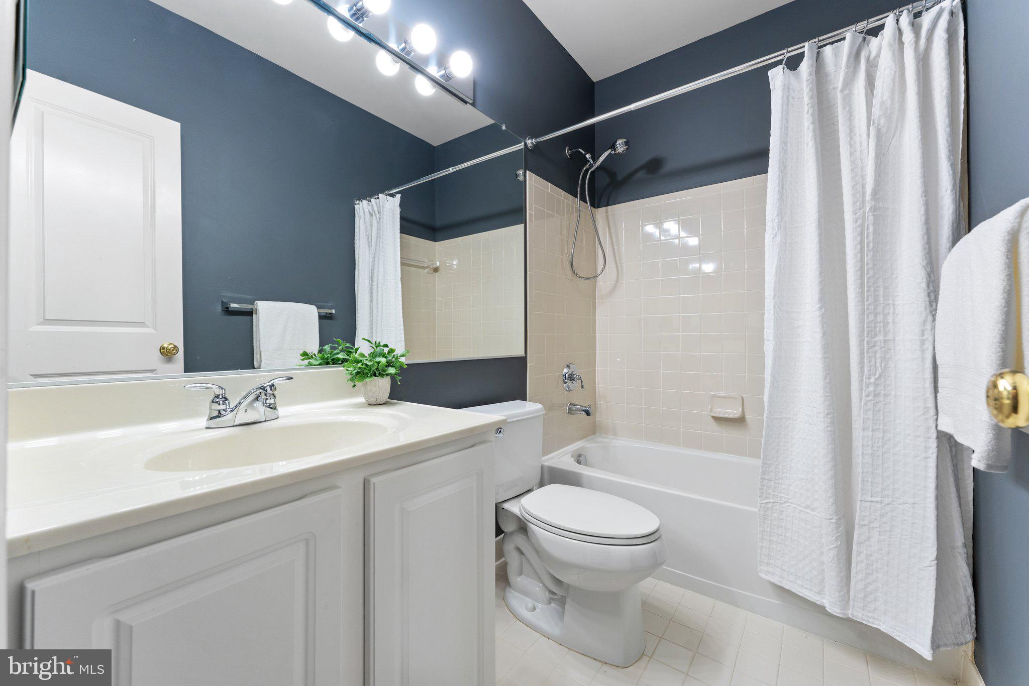 PEMBROOKE - Residential