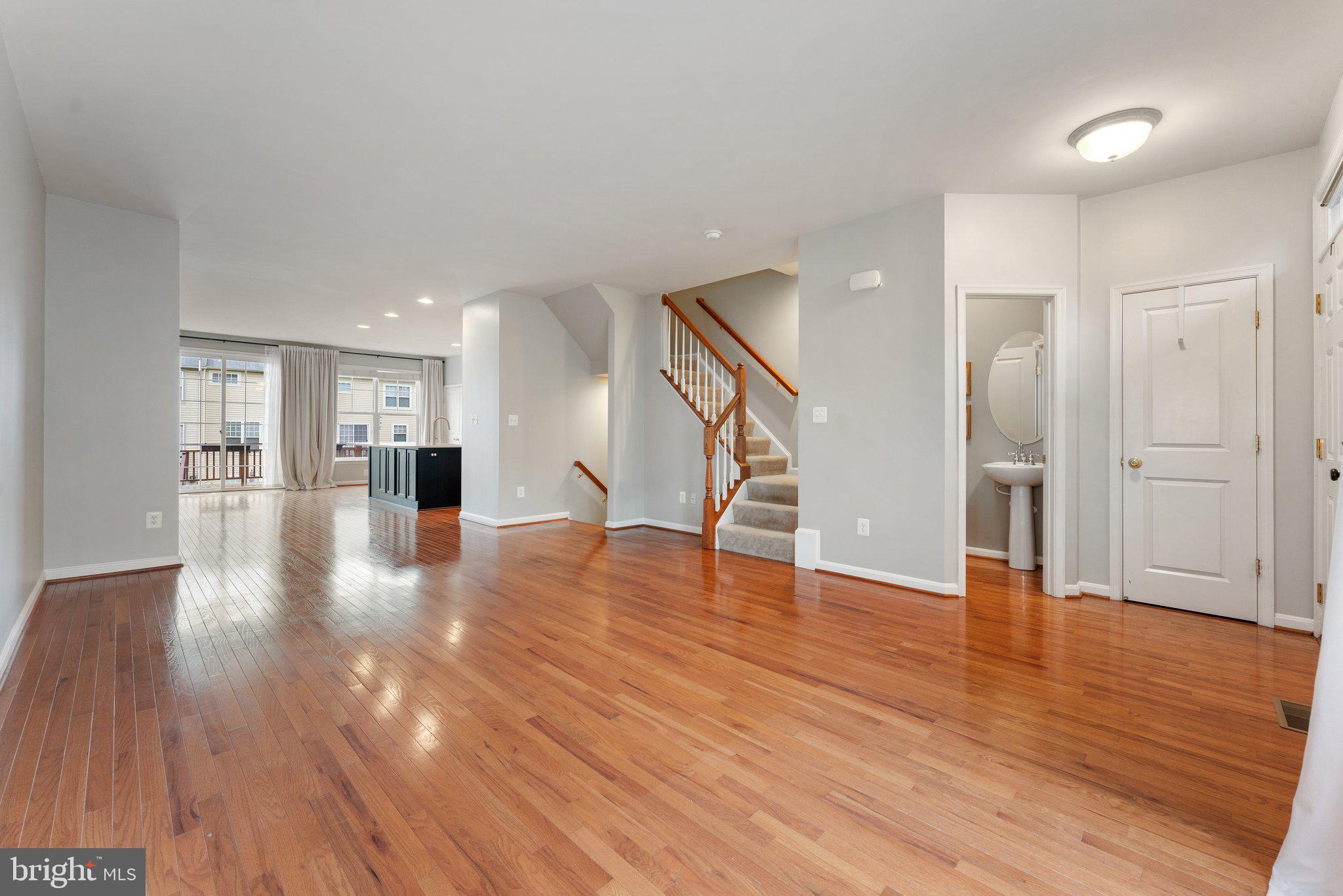 PEMBROOKE - Residential